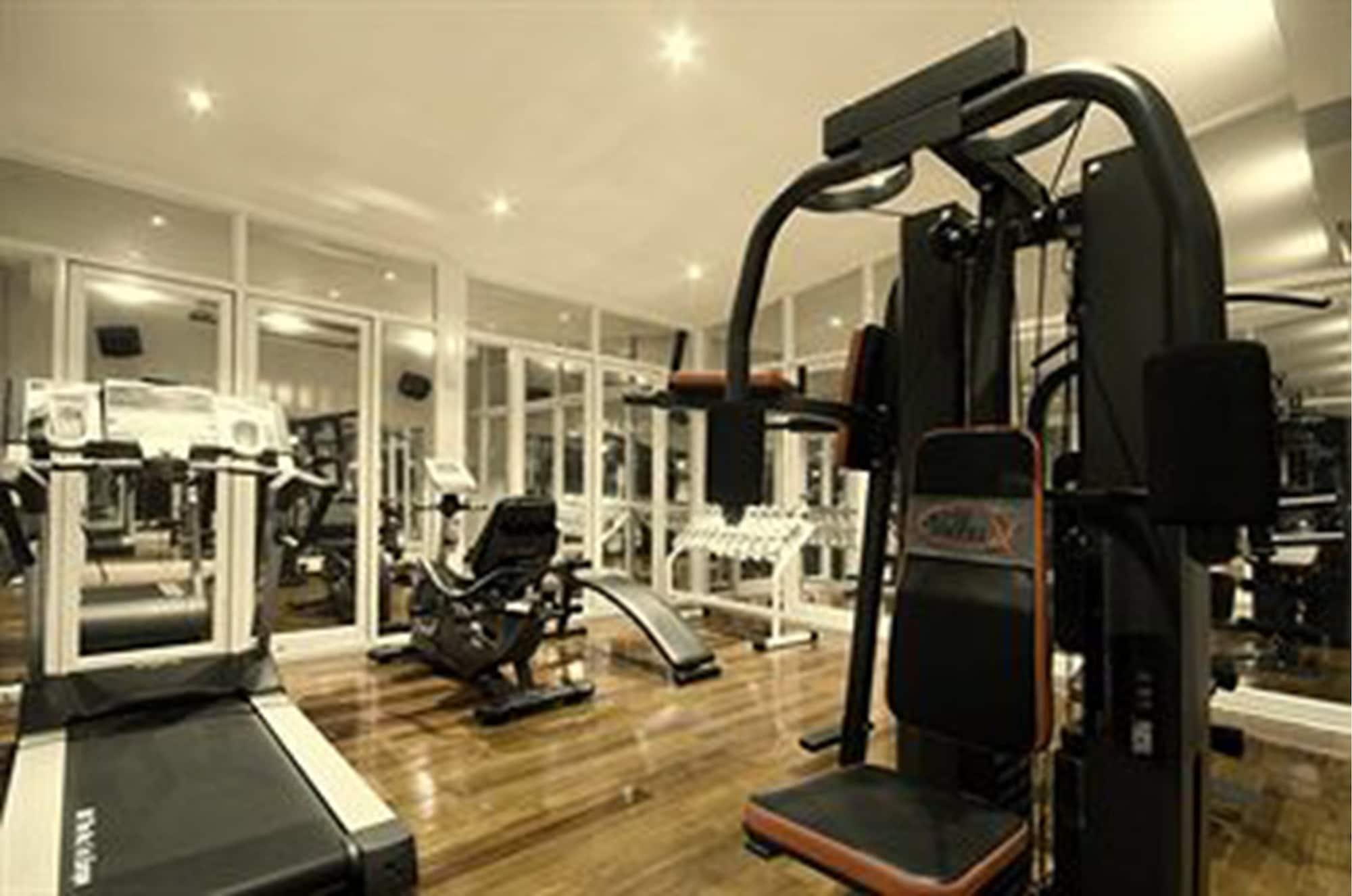 Gimnasio Rongratana Executive Residence