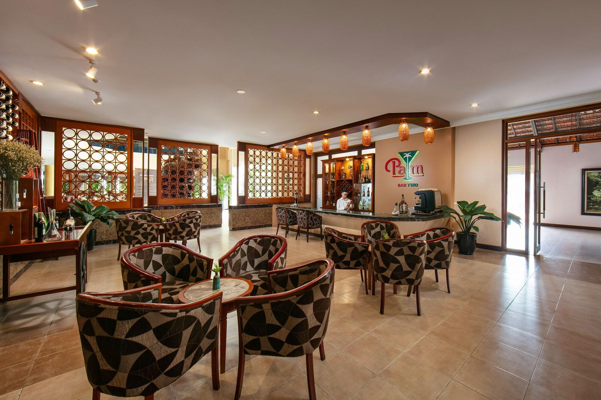 Restaurant Nam Cuong Hai Duong Hotel