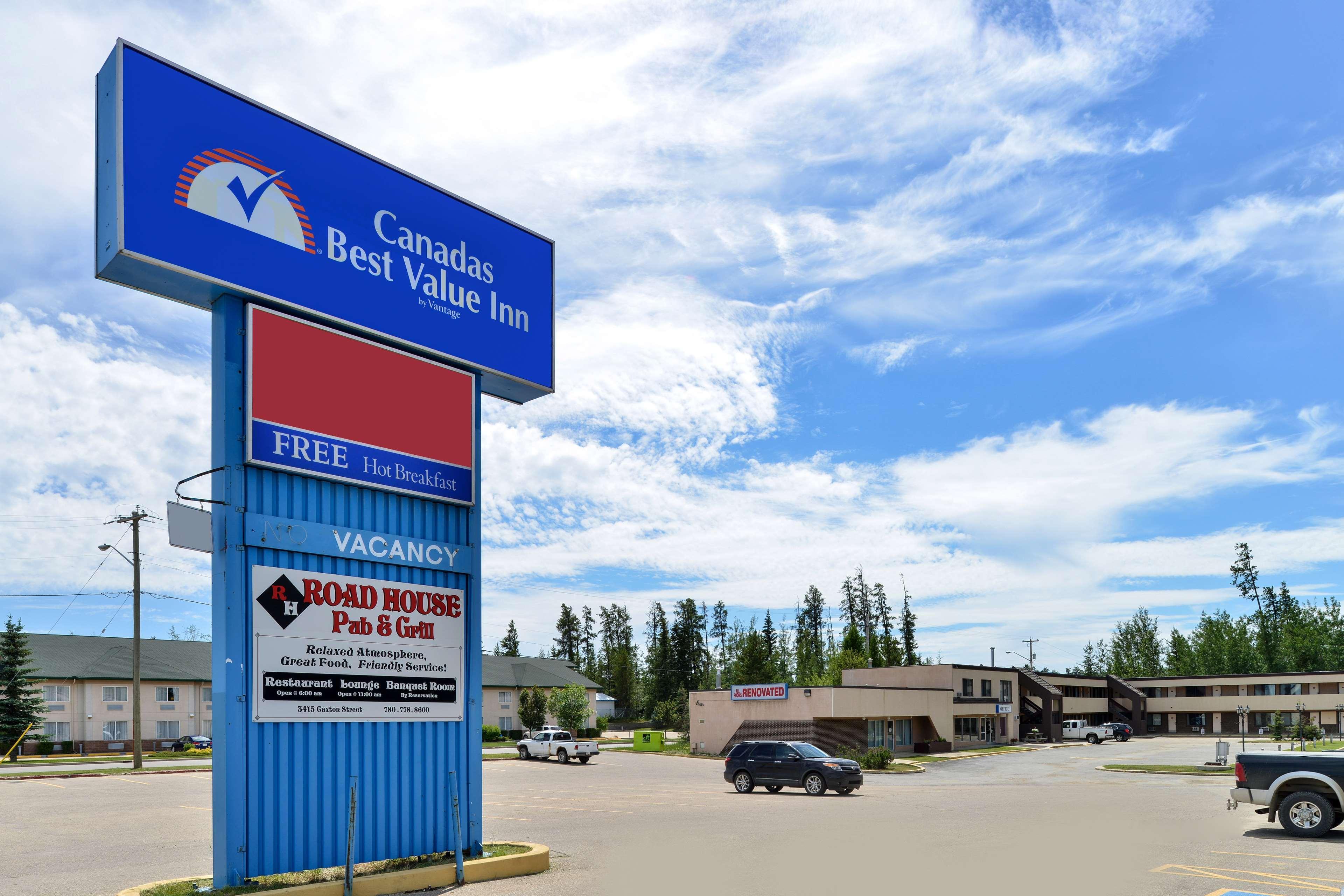 Vista Exterior Canadas Best Value Inn Whitecourt