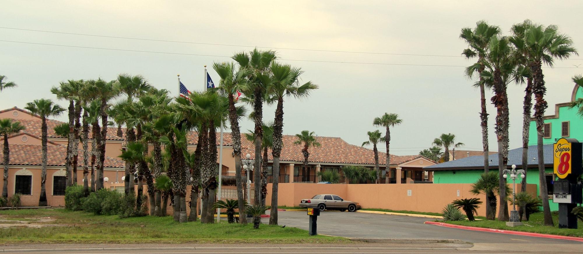 Vista Exterior Super 8 by Wyndham South Padre Island