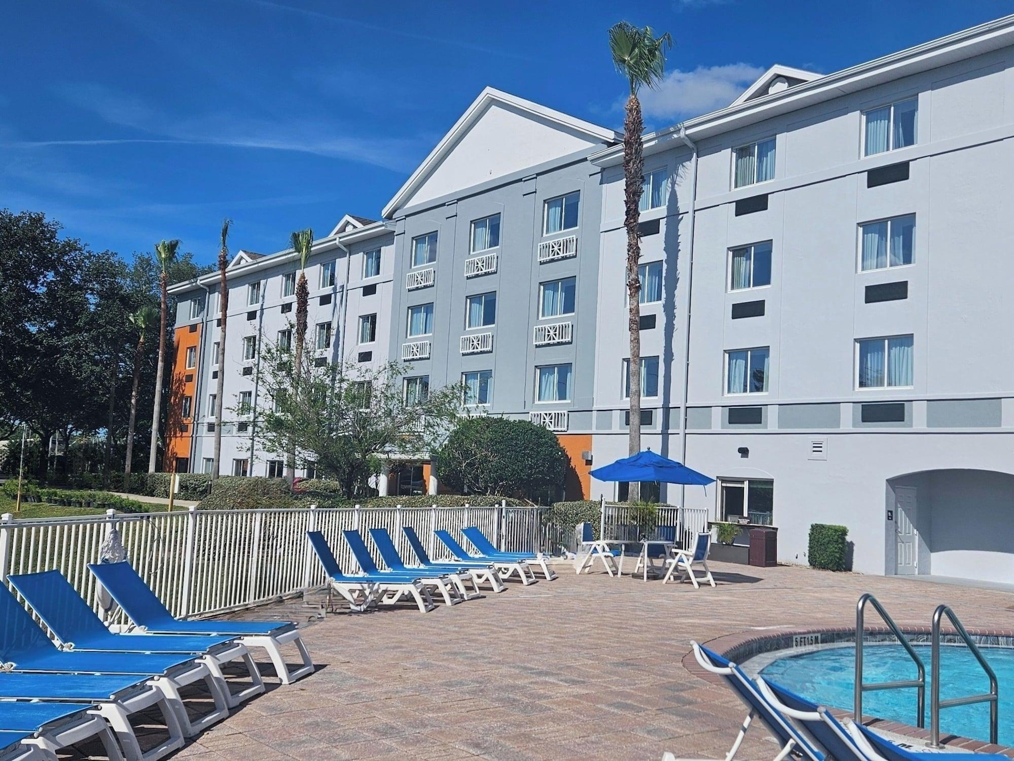 Vista Exterior Holiday Inn Express And Suites Clermont Se West Orlando by IHG