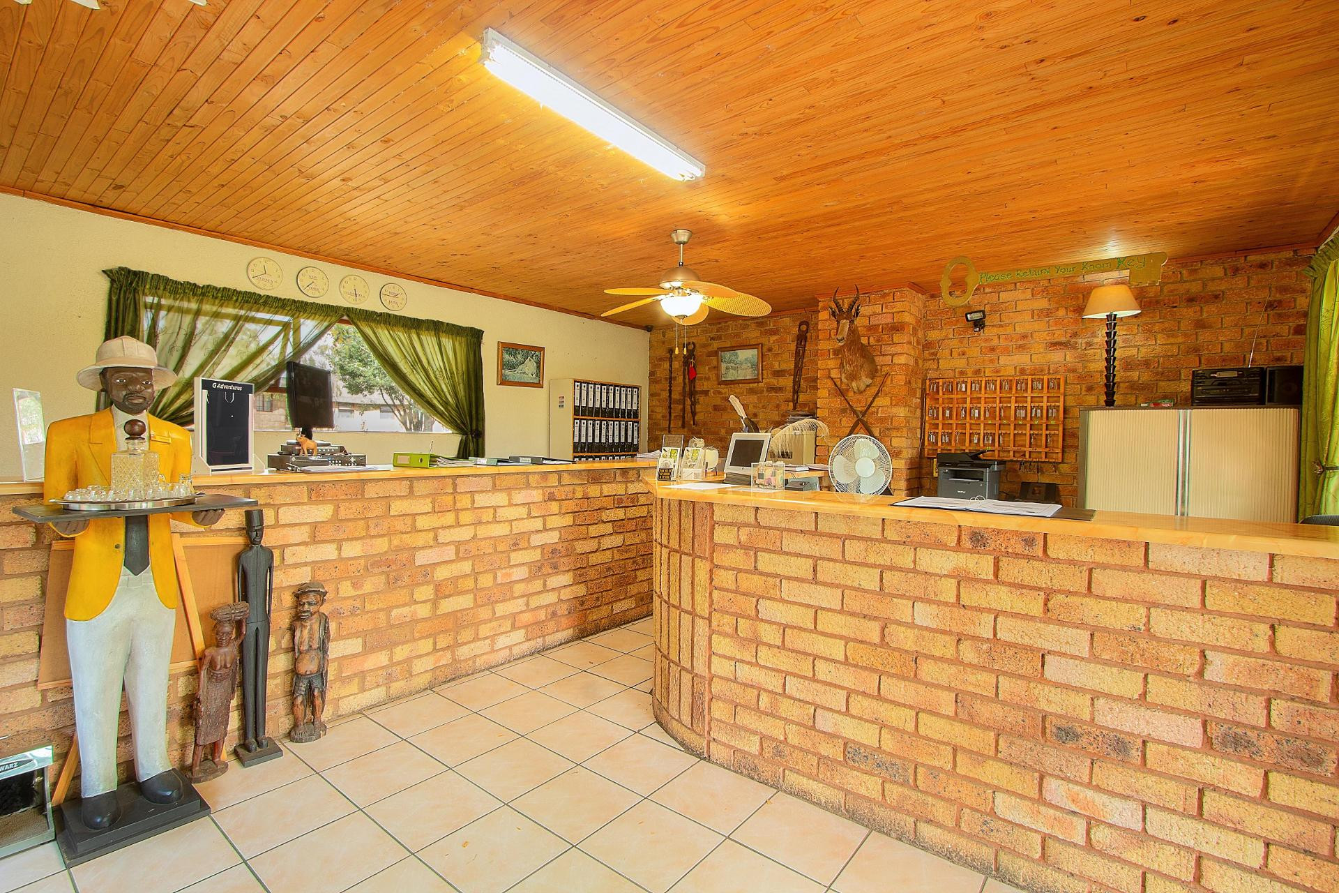 Vista Lobby Airport & Bird Game Lodge