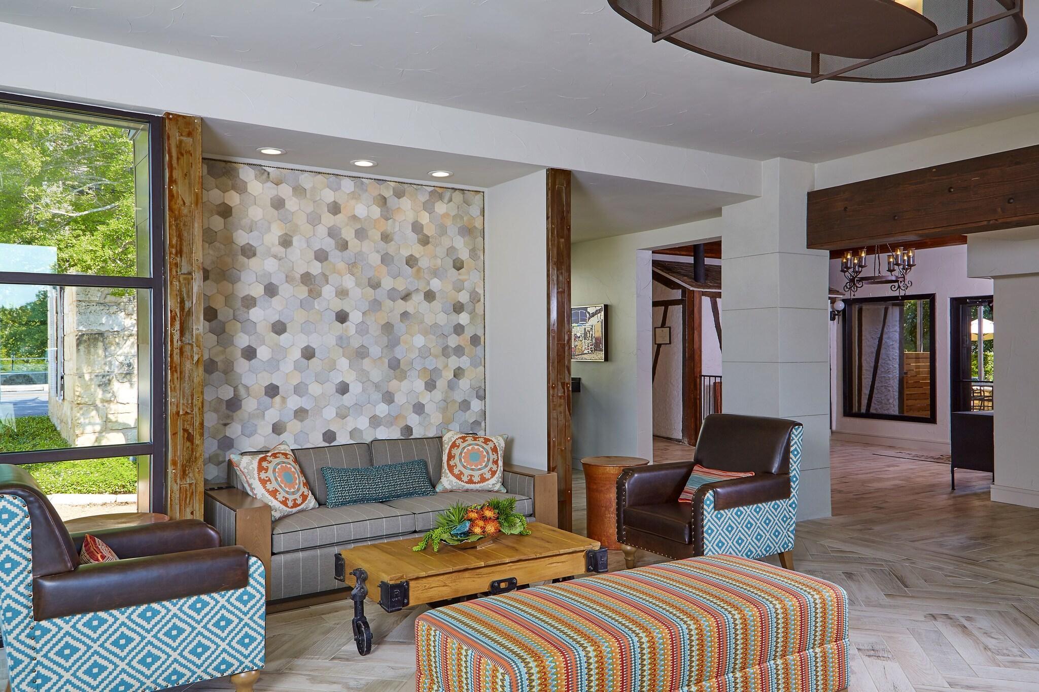 Vista Lobby Fredericksburg Inn & Suites