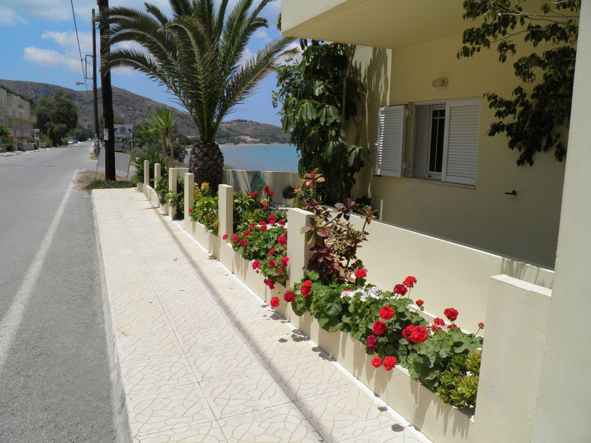 Vista Exterior Christi Apartments