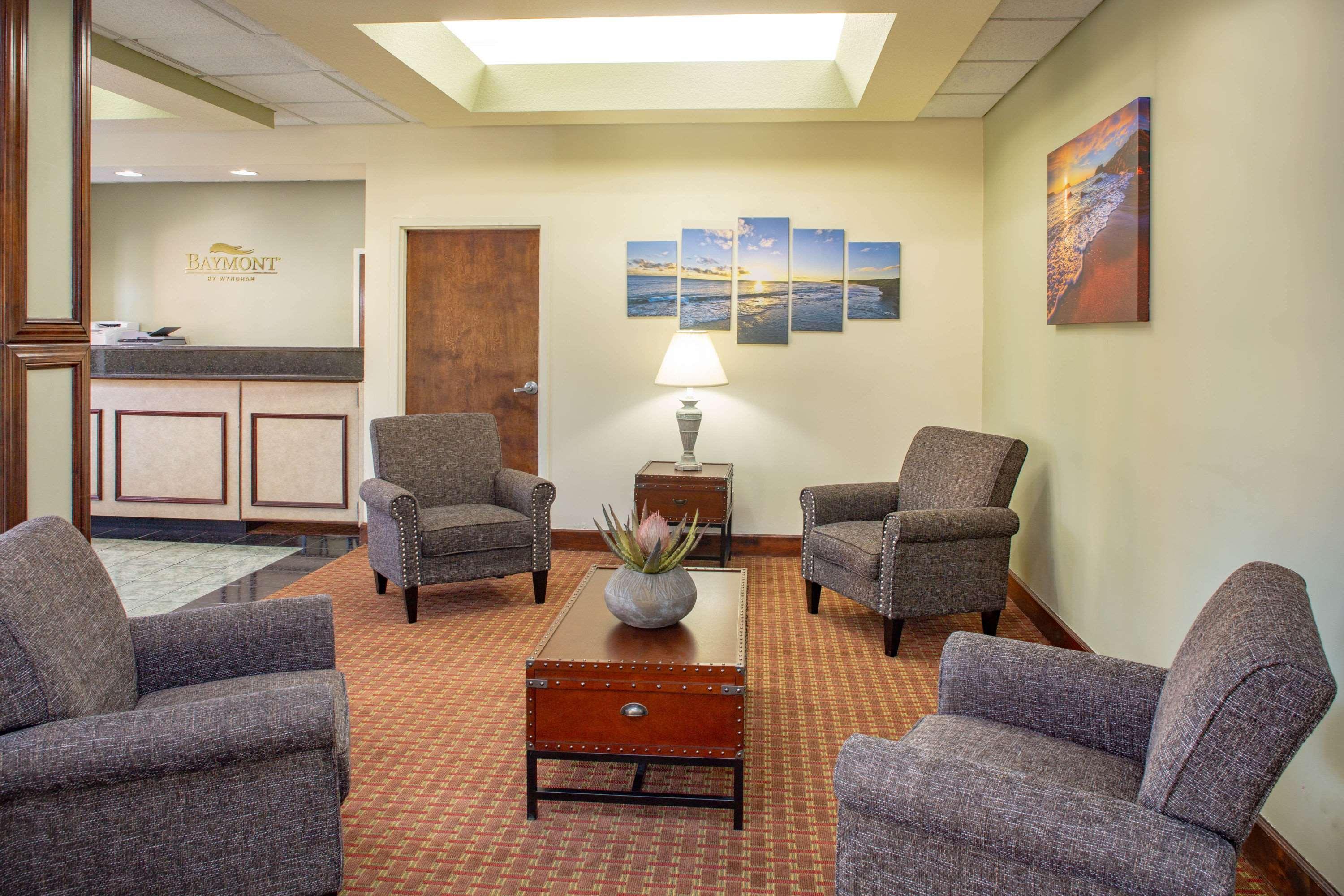 Vista Lobby Baymont by Wyndham Midway/Tallahassee