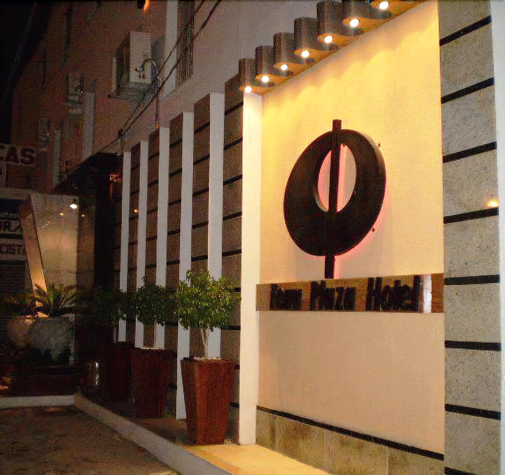 Varios Feira Plaza Hotel