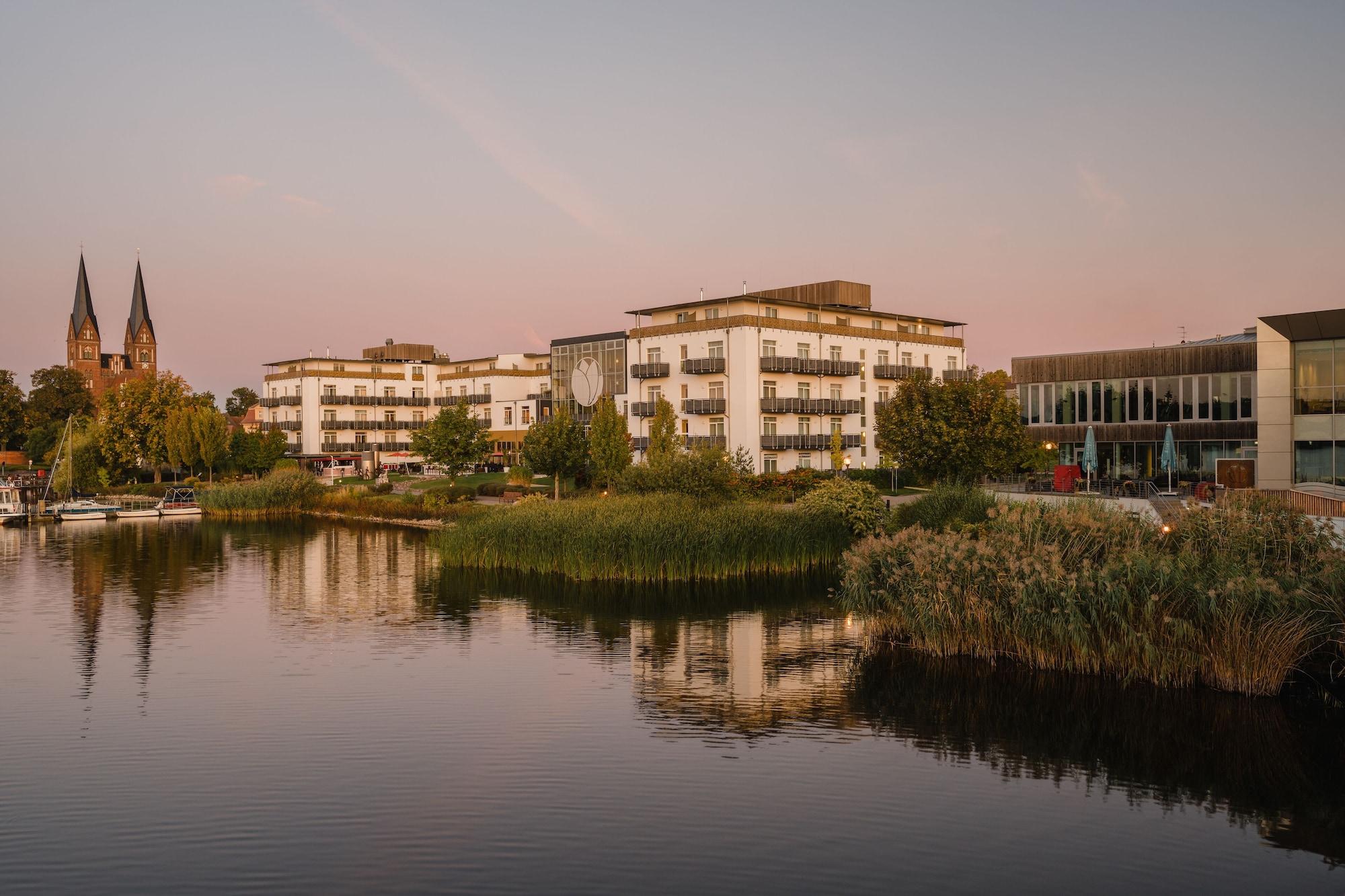 Vista Exterior Resort Mark Brandenburg & Fontane Therme