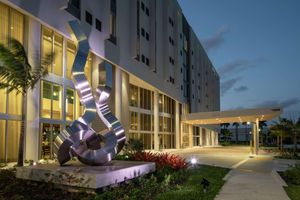 Alojamiento - DoubleTree by Hilton Miami - Doral, FL