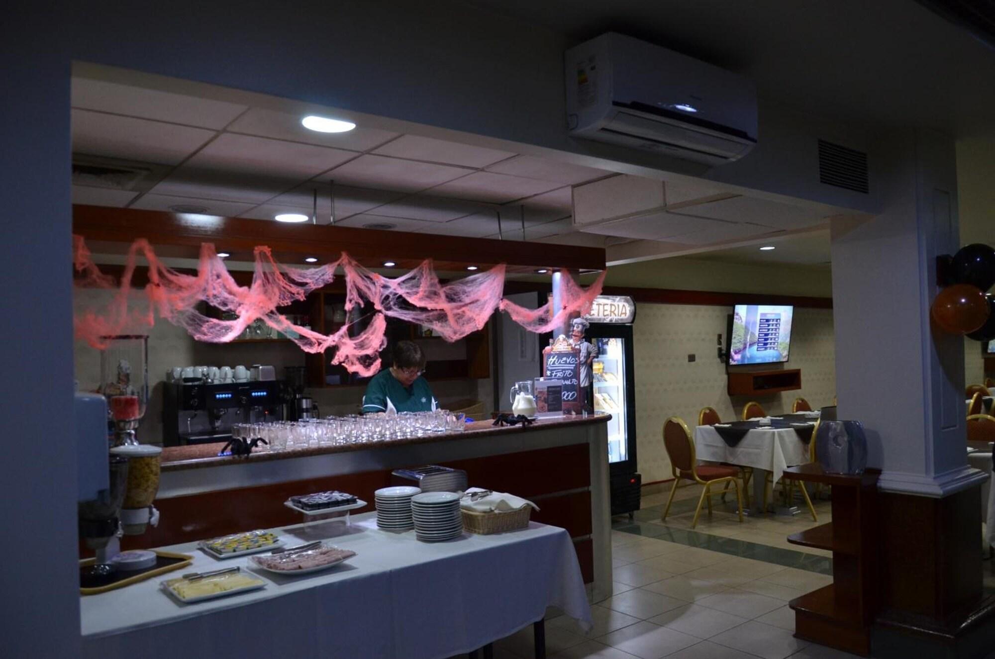 Restaurant Tur Hotel Santiago