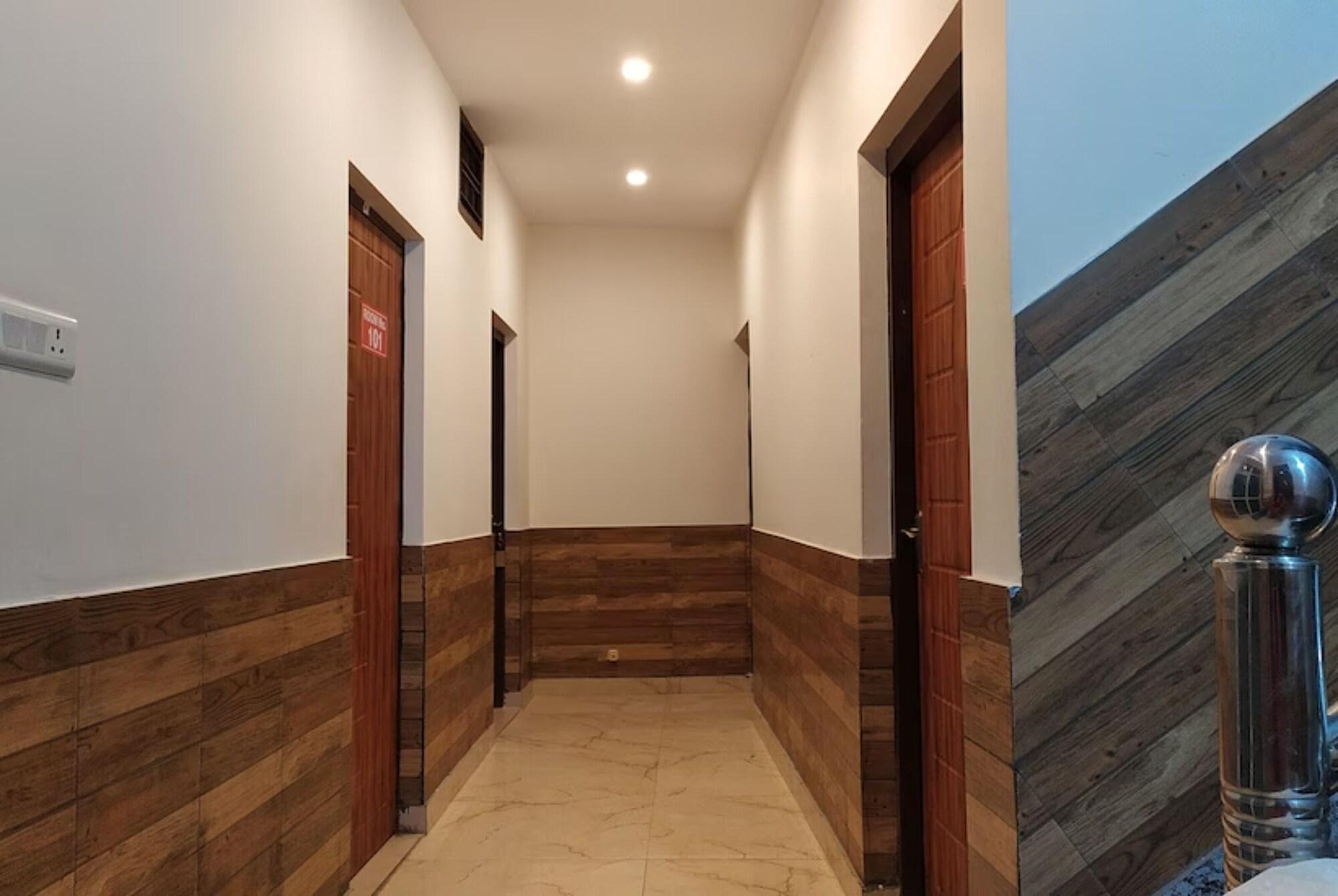 Vista Lobby Goroomgo The Aradhya Gange Residency Rishikesh