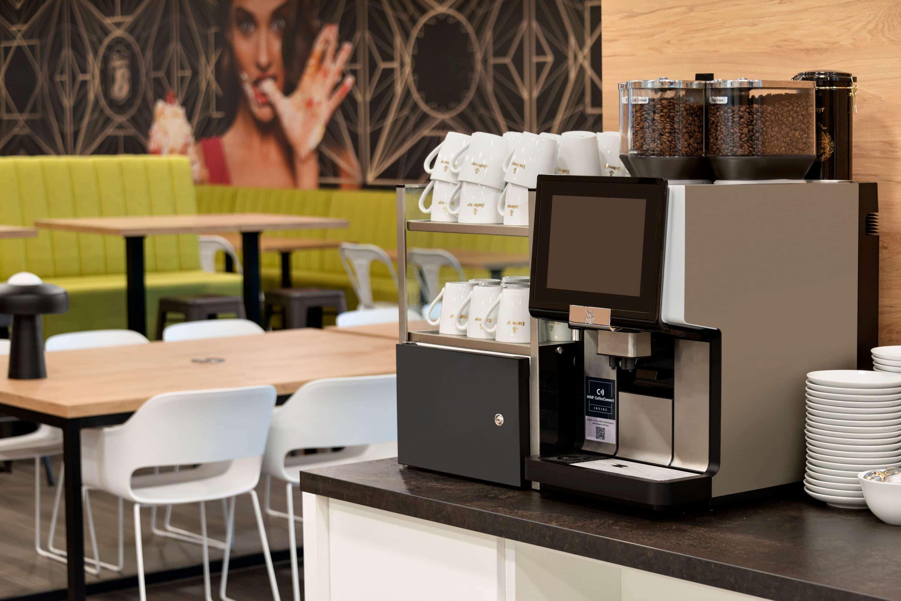 Bar/Salón Super 8 by Wyndham Augsburg