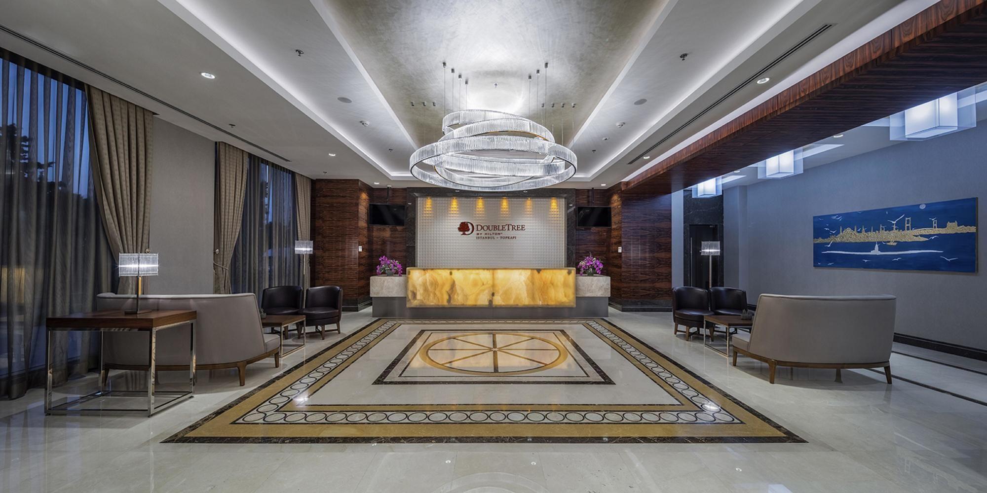 Vista do lobby DoubleTree by Hilton Istanbul Topkapi