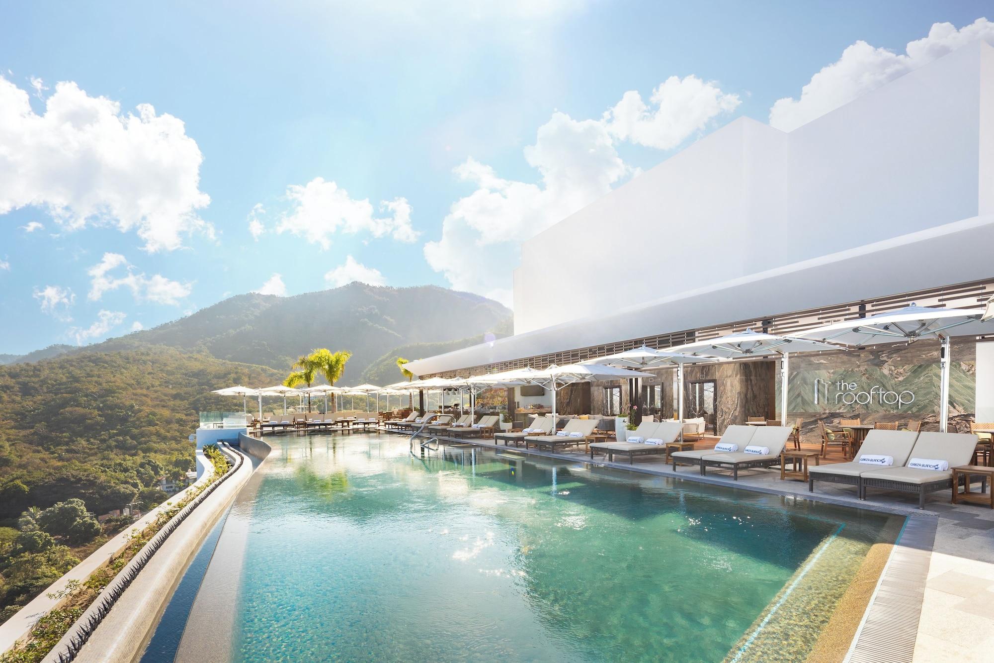 Vista Piscina Garza Blanca Sanctuary