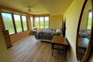 Renta temporal - Spacious  5-bedroom  80 acres family farm retreat with AC, WiFi in rural Verona