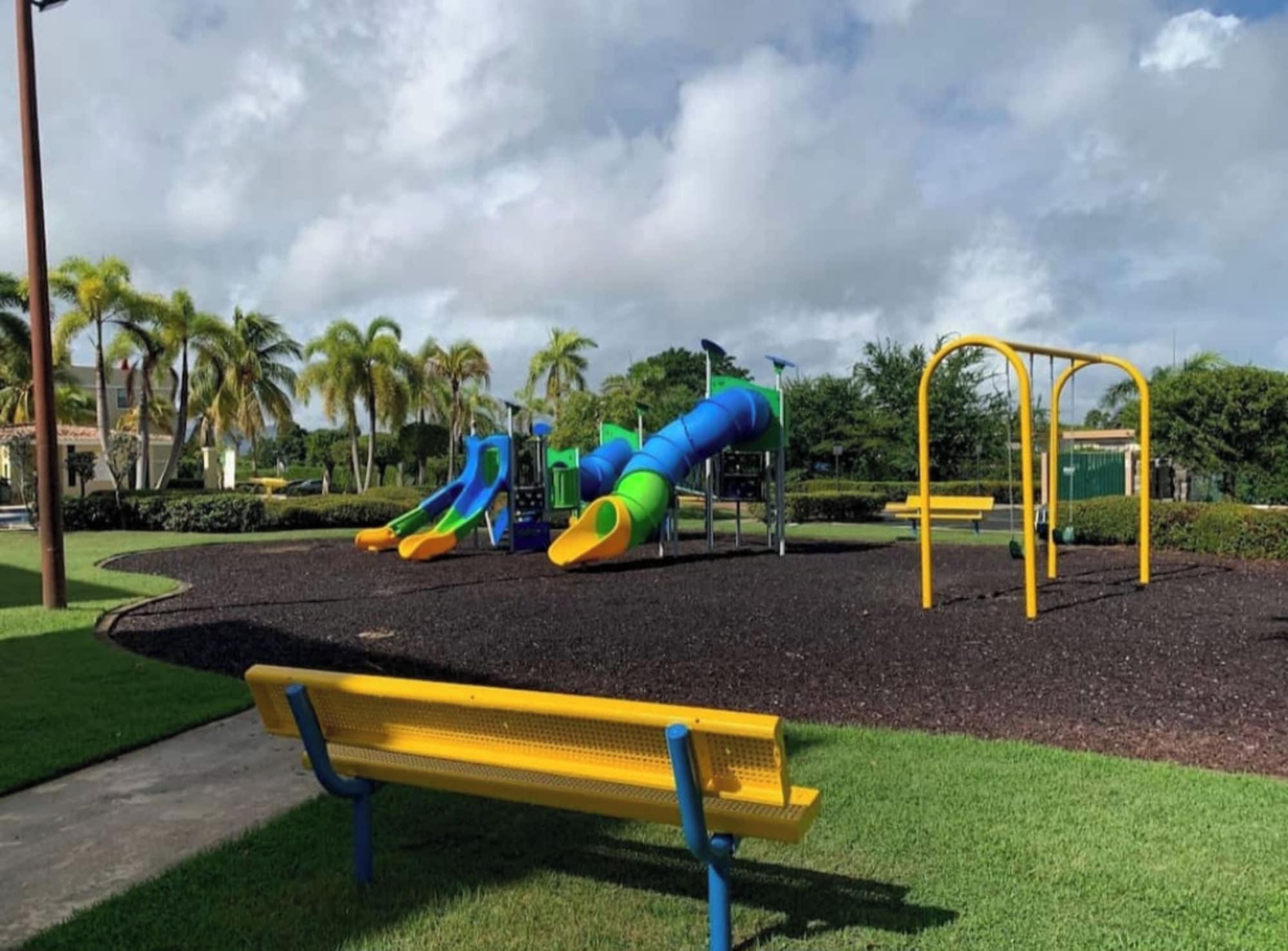 Vista Exterior Beachside Adventure Suites