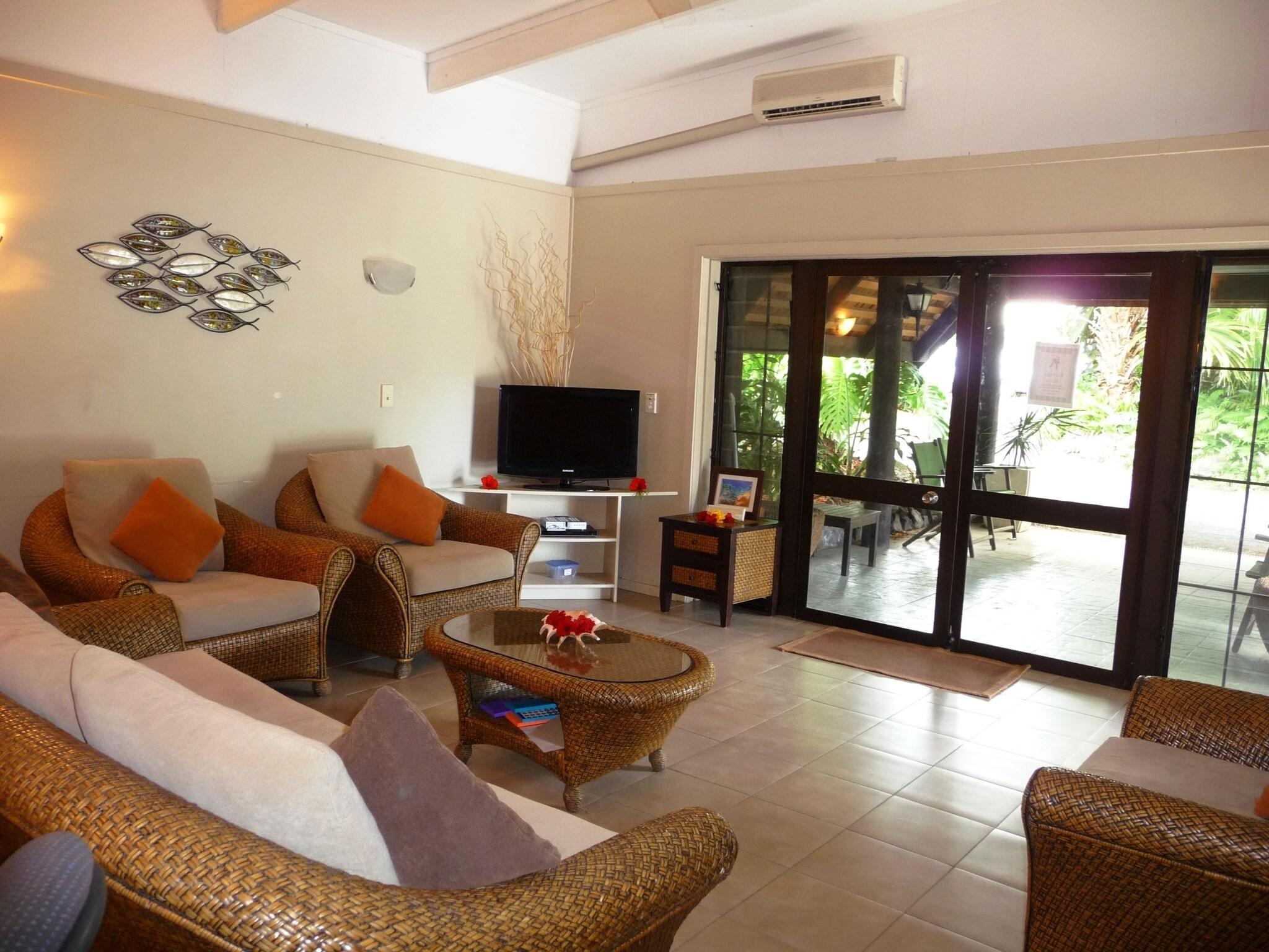 Vista Lobby Muri Beachcomber
