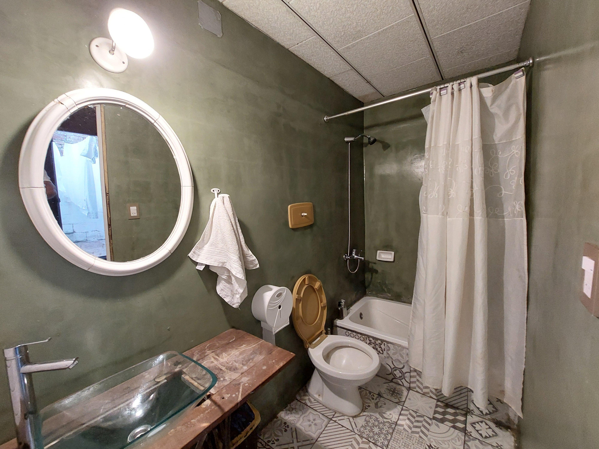 Baño El Gran Gomero - Hostel / Motoposada