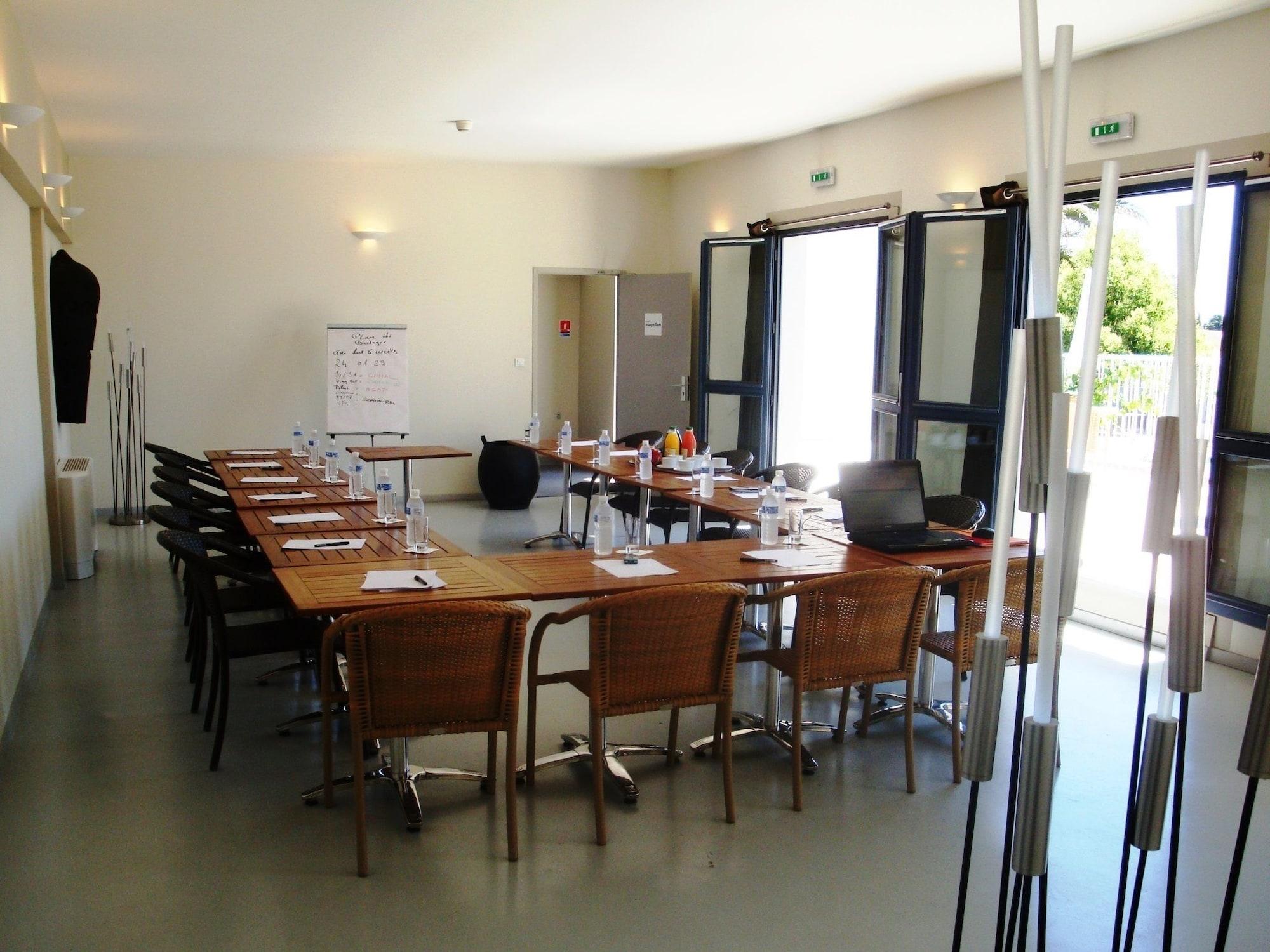 Sala de Reuniones Les Jardins du Canal