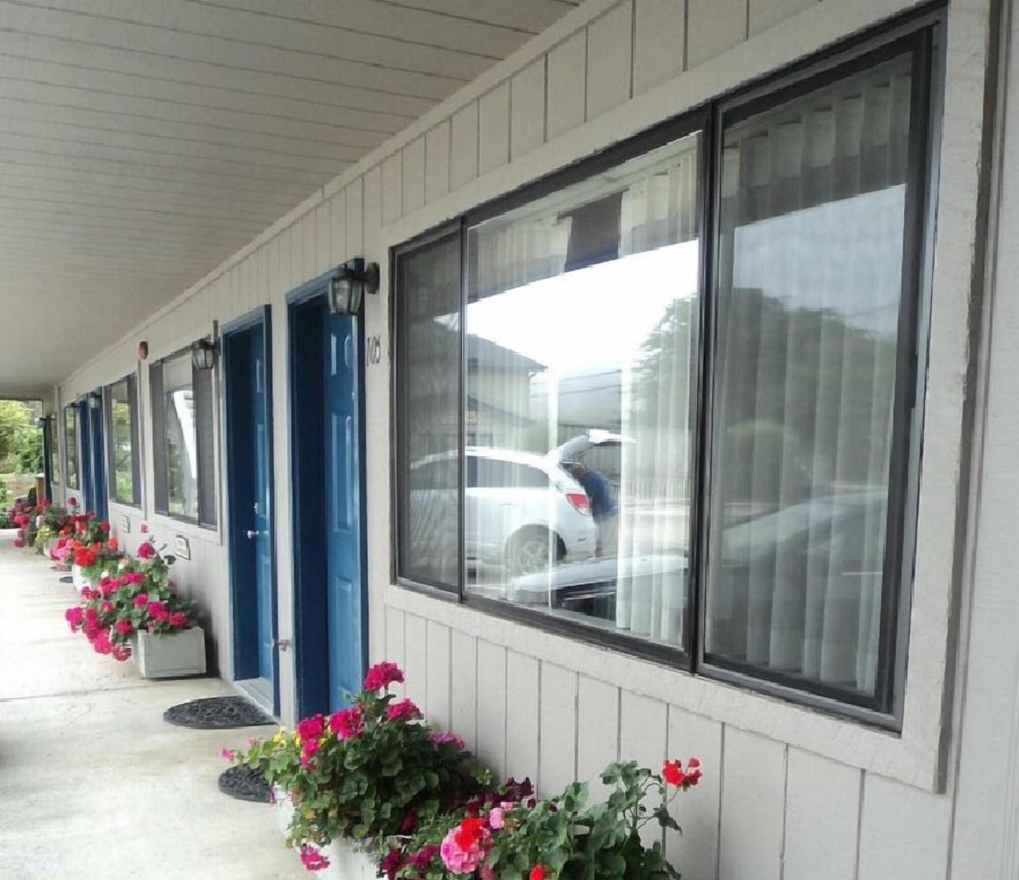 Vista Exterior Lighthouse Cove Inn