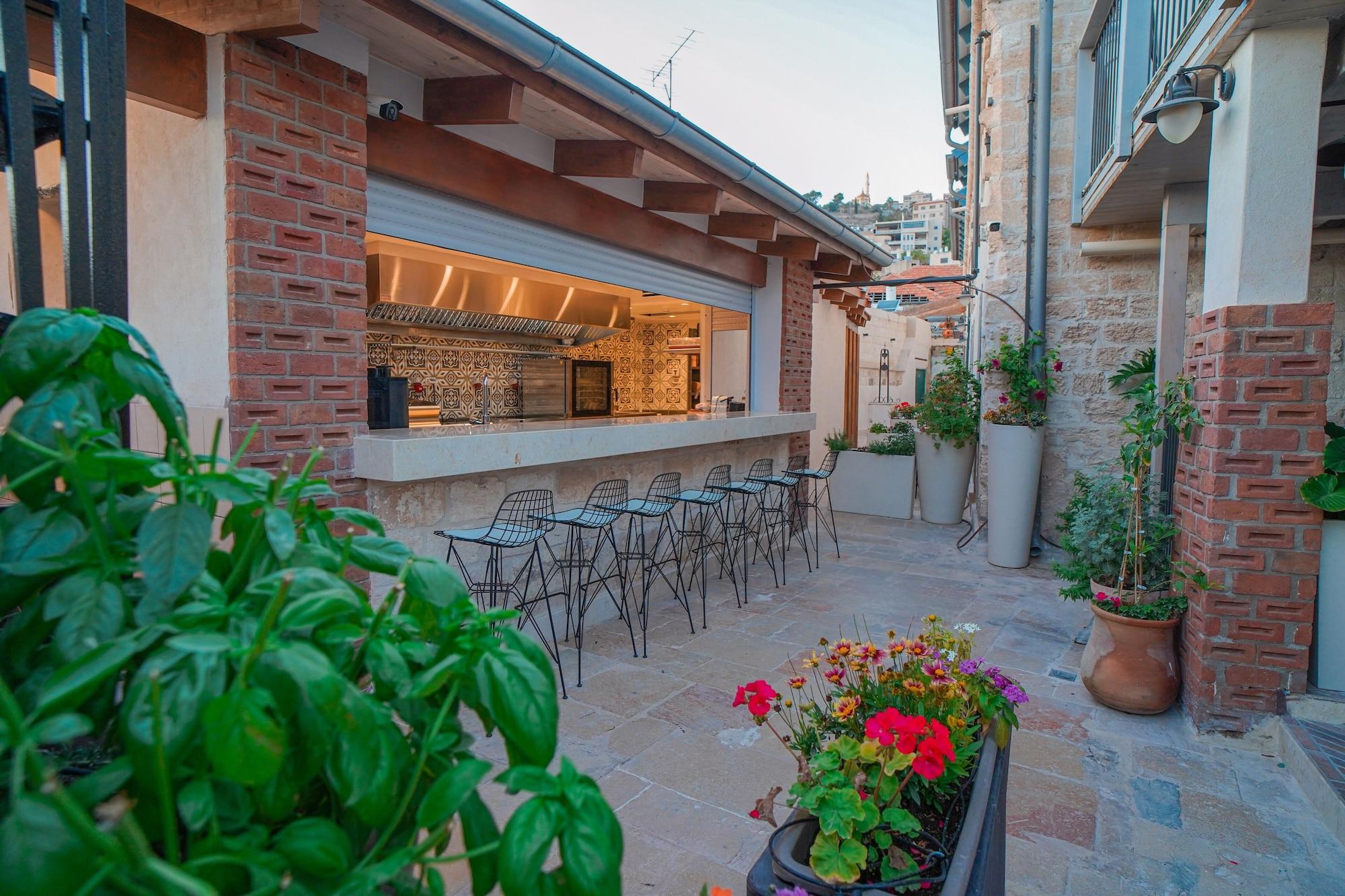 Bar/Salón Michel House