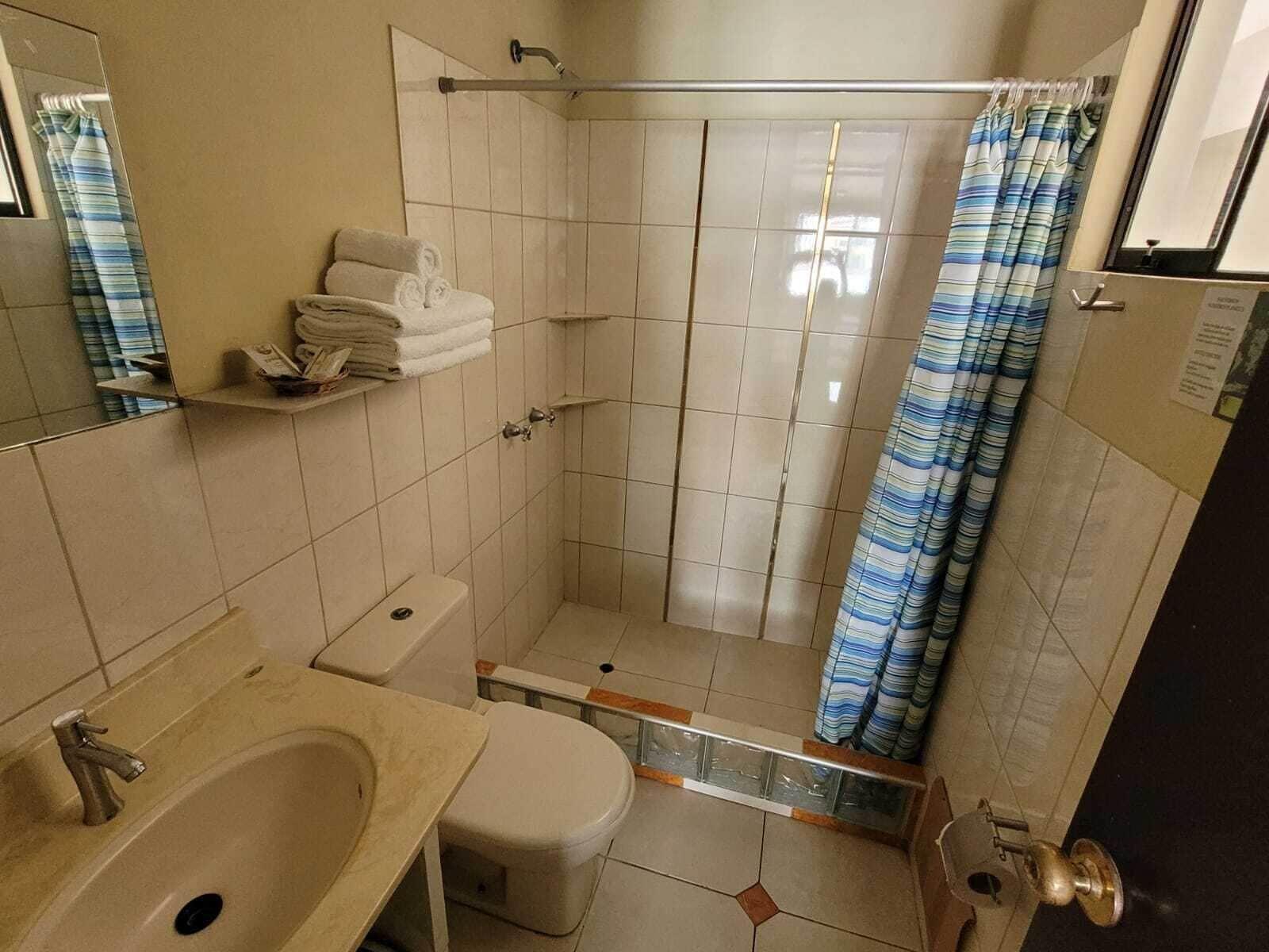 Equipamiento de Habitación Hotel Tinkus Inn