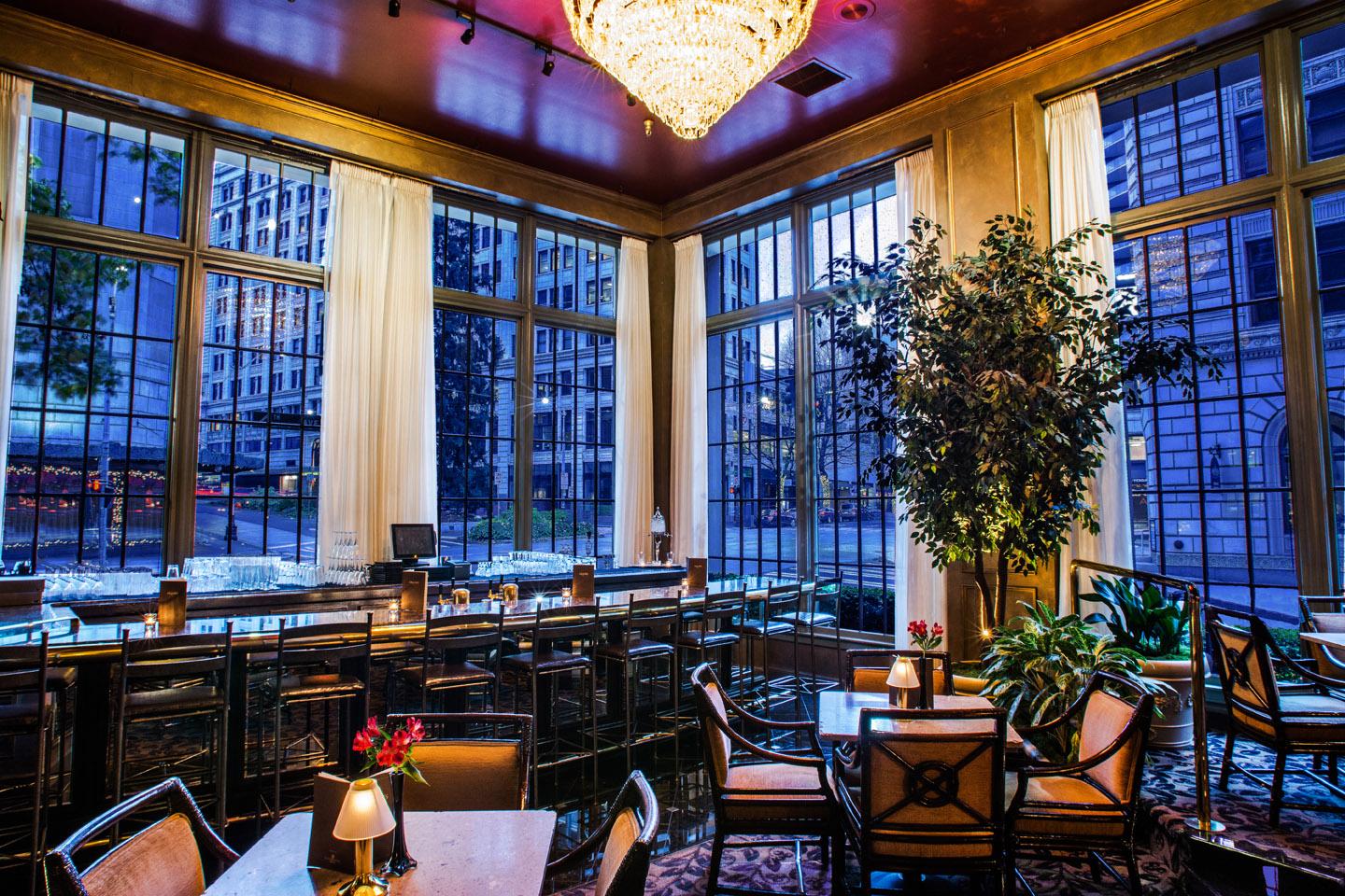 Bar/Salón Mayflower Park Hotel