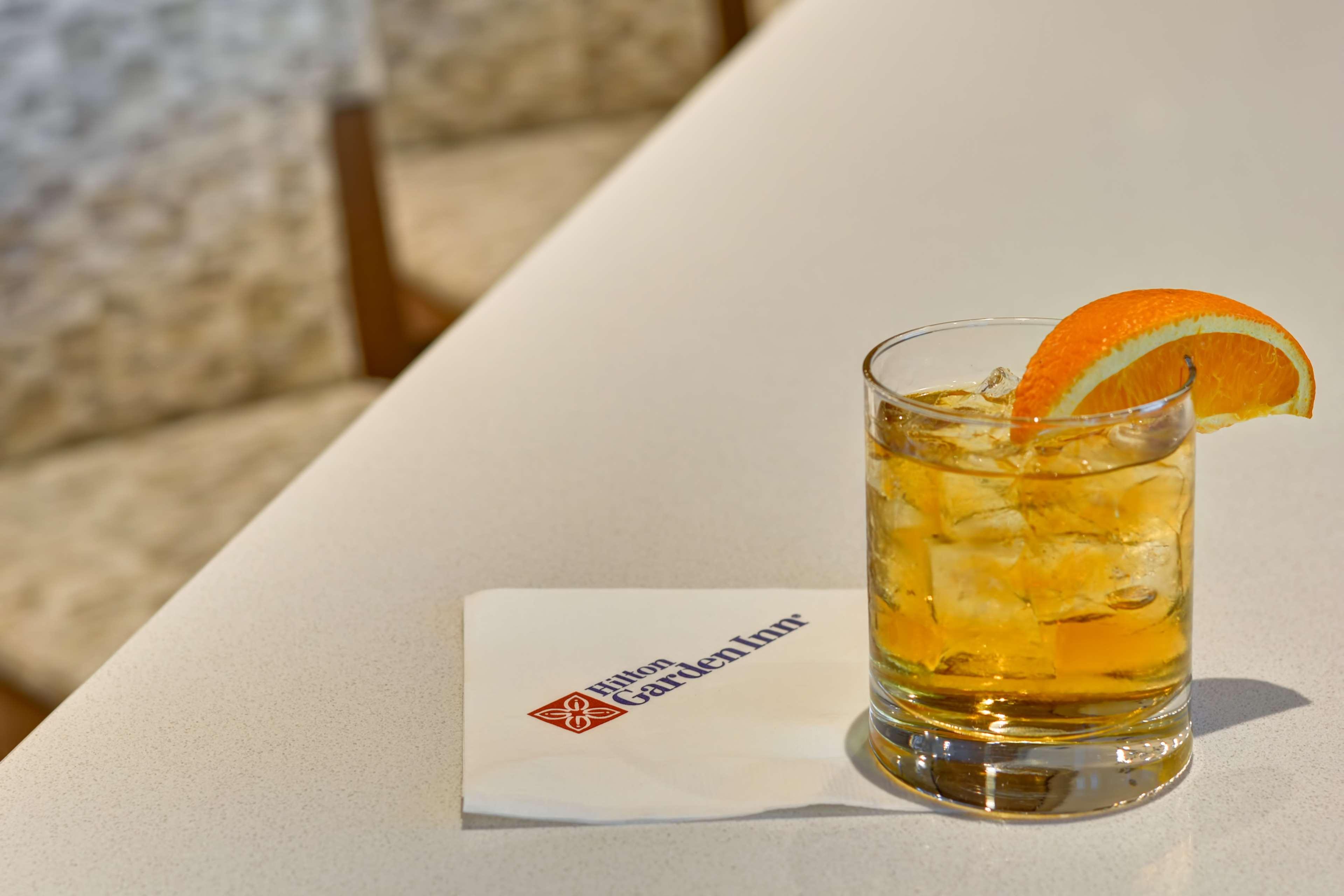 Bar/Salón Hilton Garden Inn Destin Miramar Beach