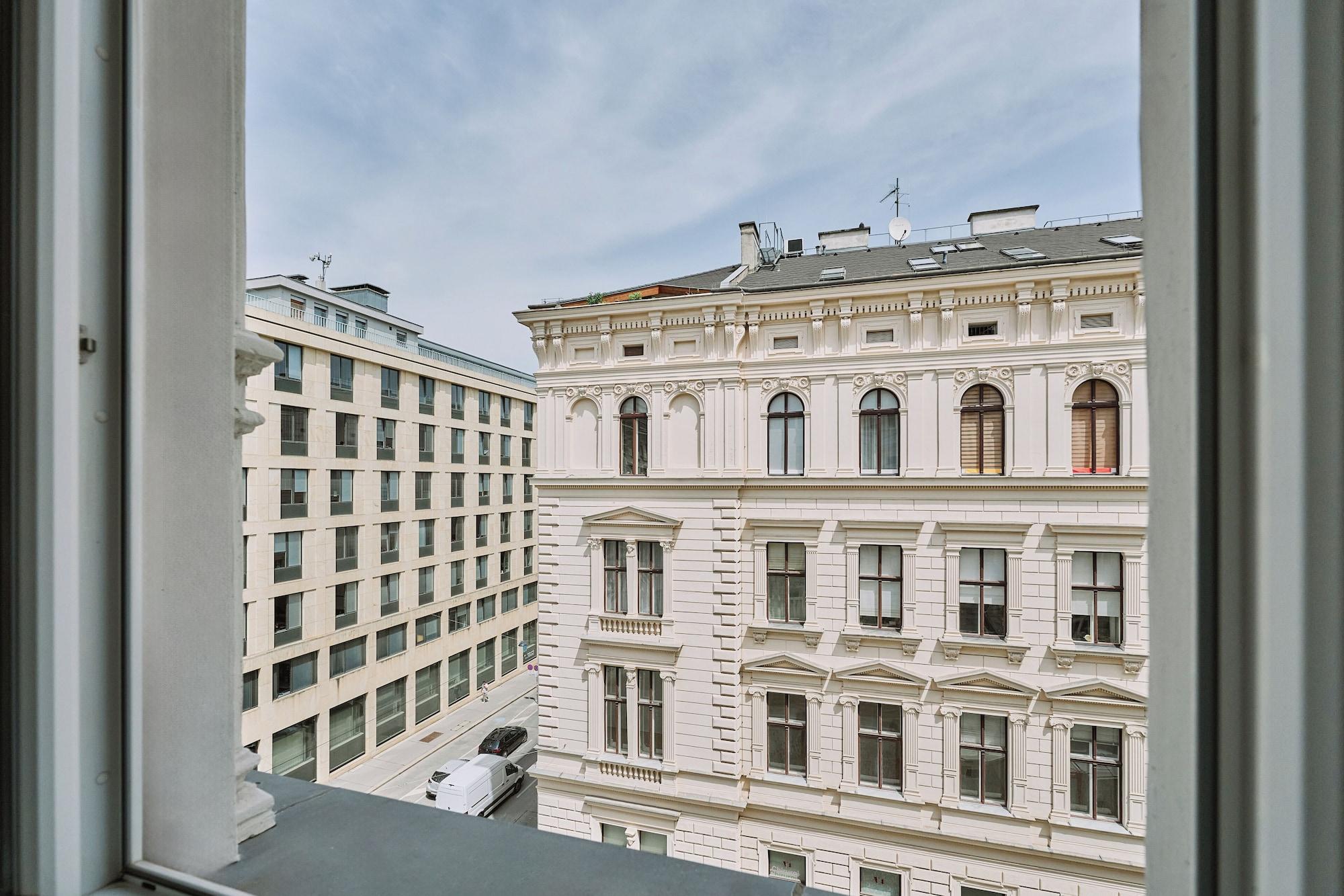 Vista Exterior Urban Rooms Rathaus - Self Check-In