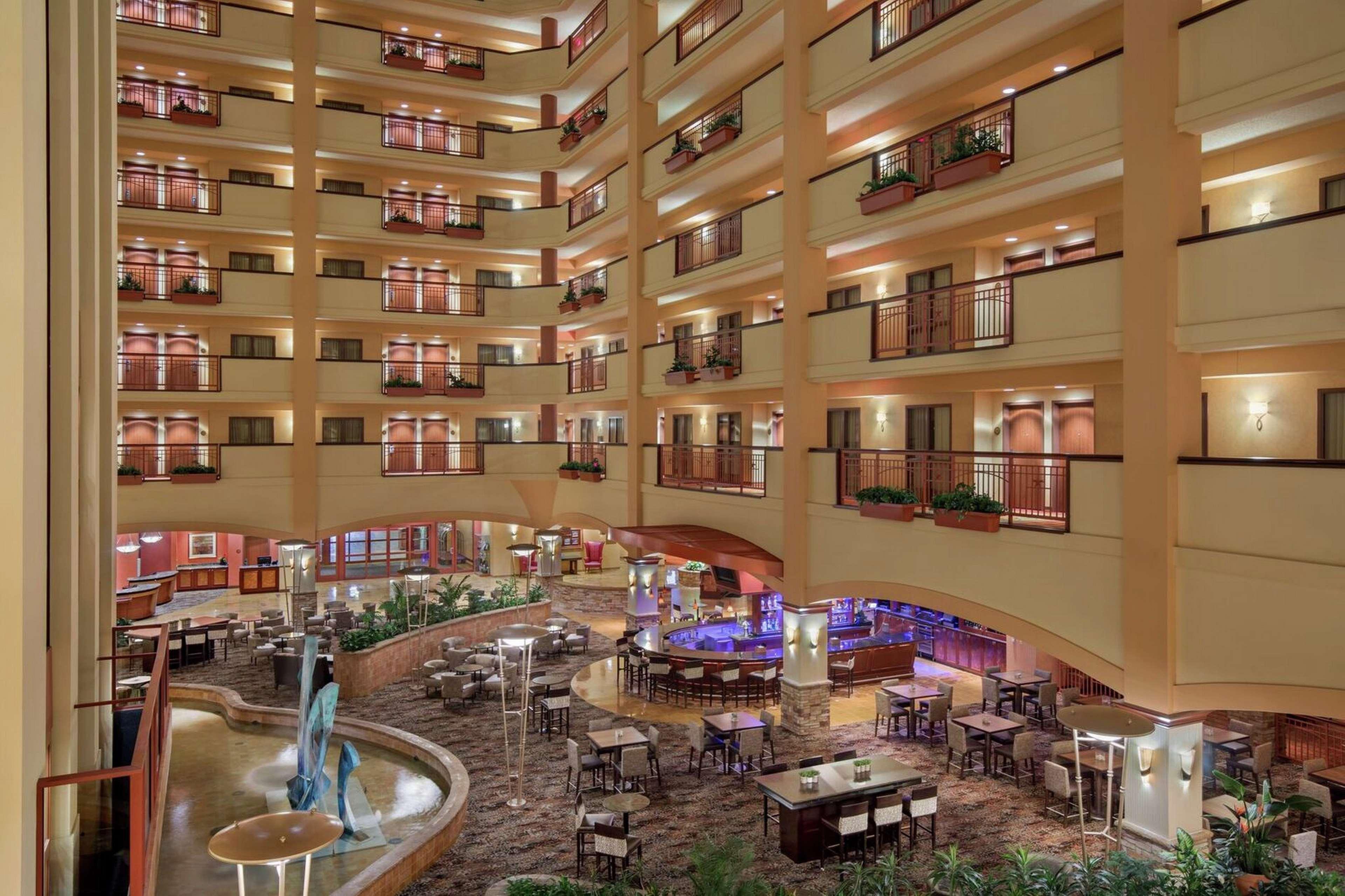 Restaurant Embassy Suites by Hilton San Marcos Hotel Conference Center