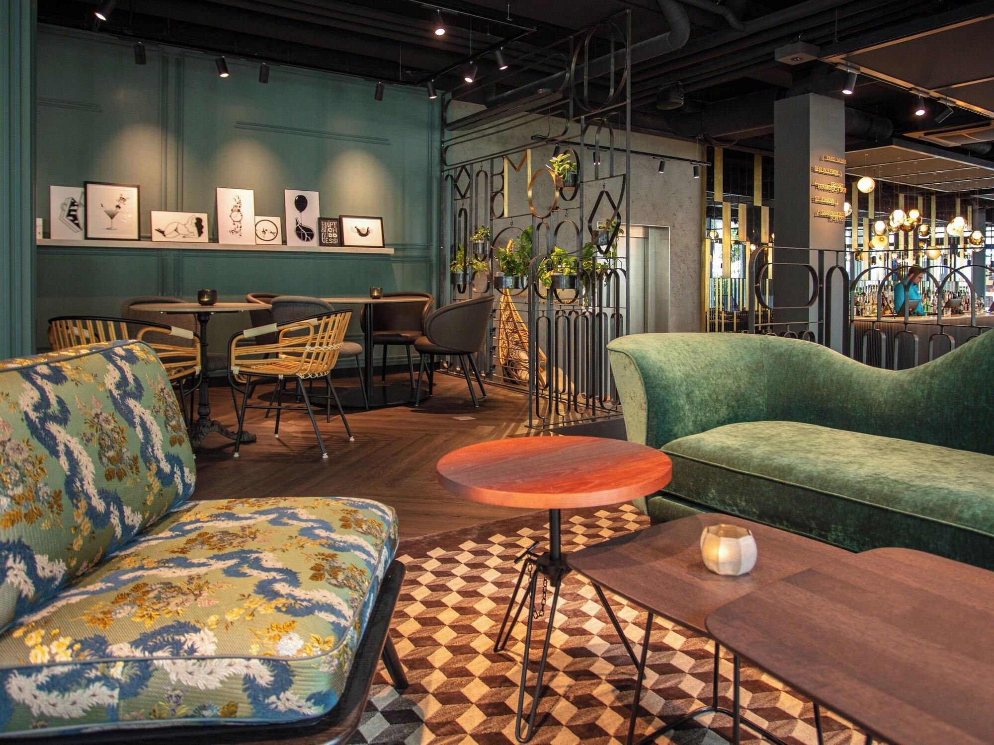 Bar/Salón Motel One Saarbrücken