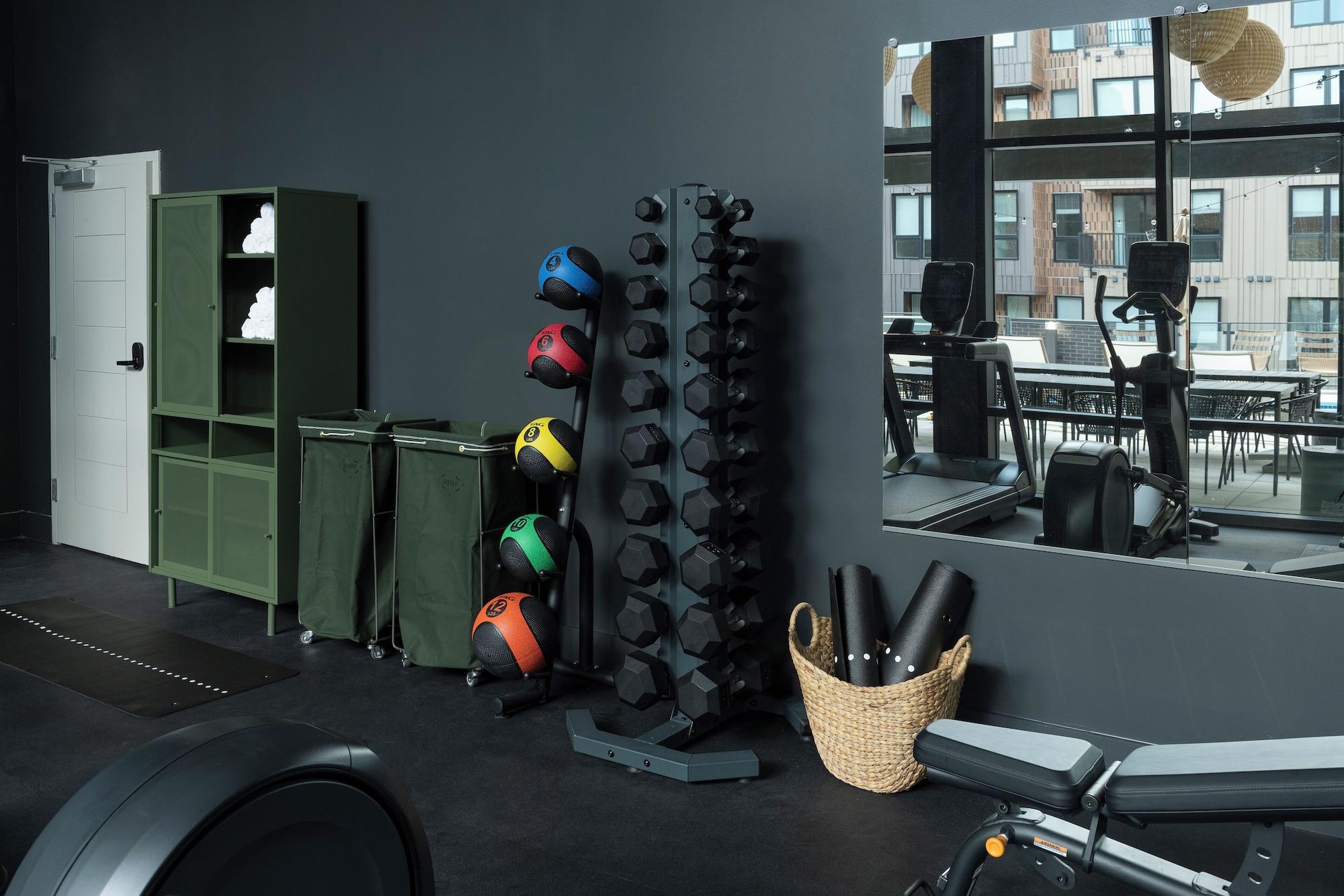 Gimnasio Mint House Nashville Marathon Village by Kasa