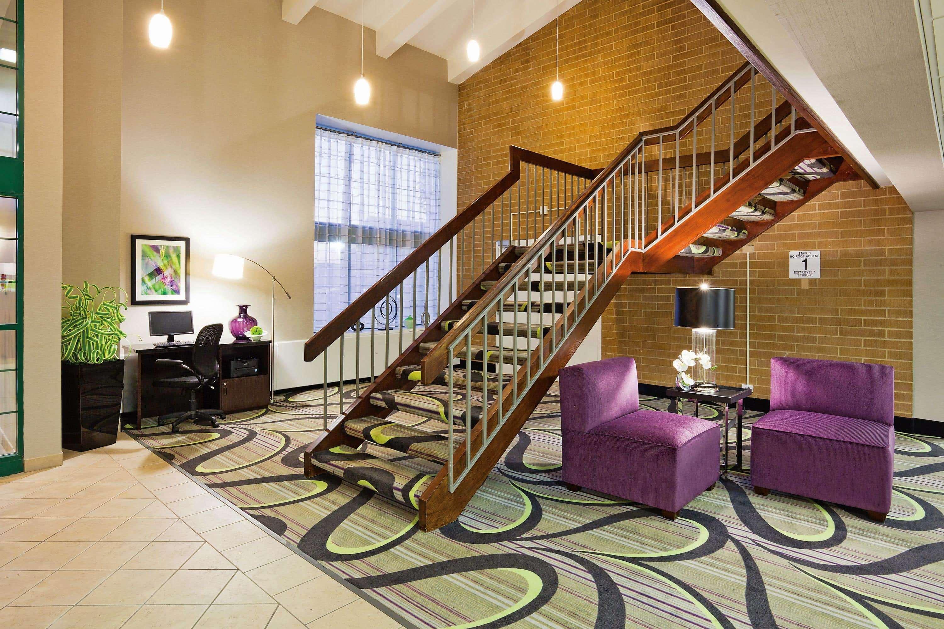 Vista Lobby La Quinta Inn by Wyndham Oshkosh