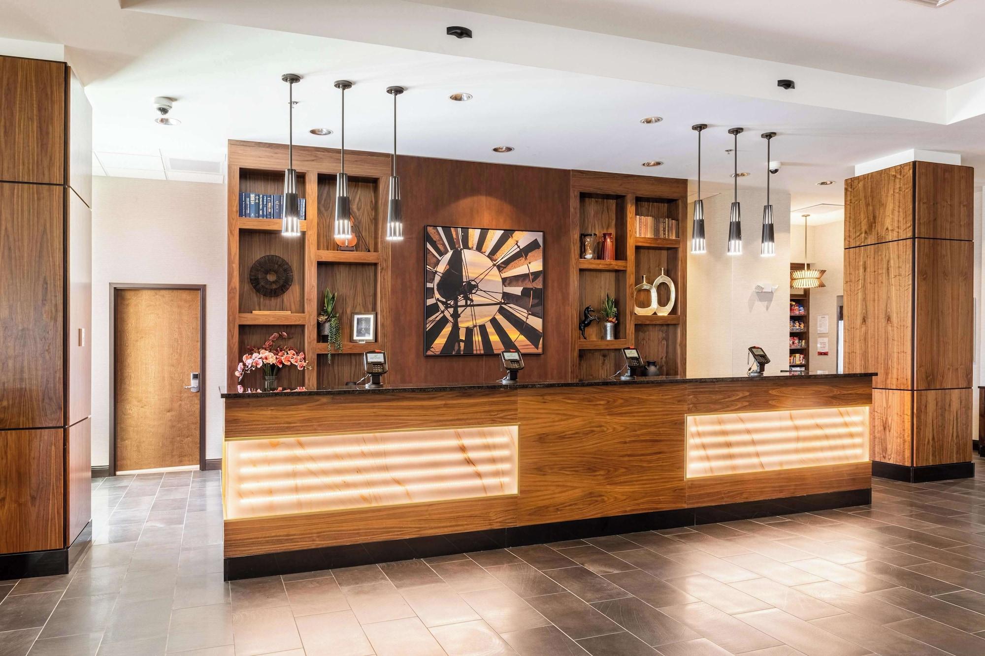 Vista Lobby Drury Plaza Hotel Dallas Arlington