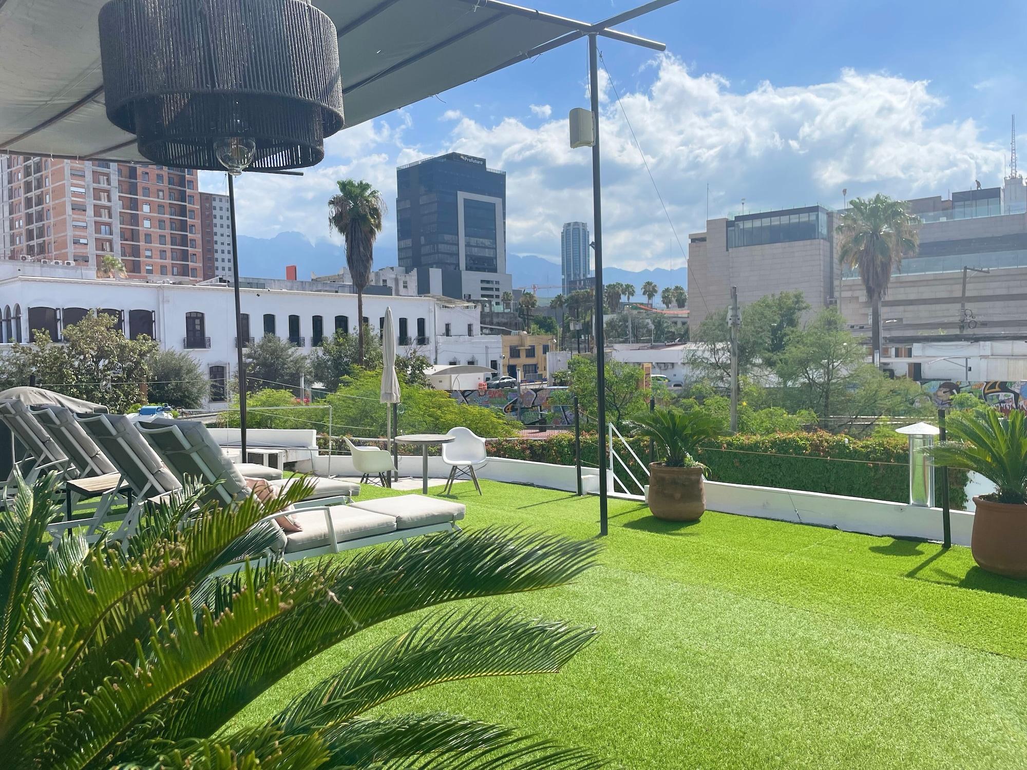 Vista Exterior Mina Suites