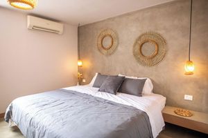 Alquiler Vacacional - Spacious 7-bedroom house with AC and WiFi in fantastic Medellín