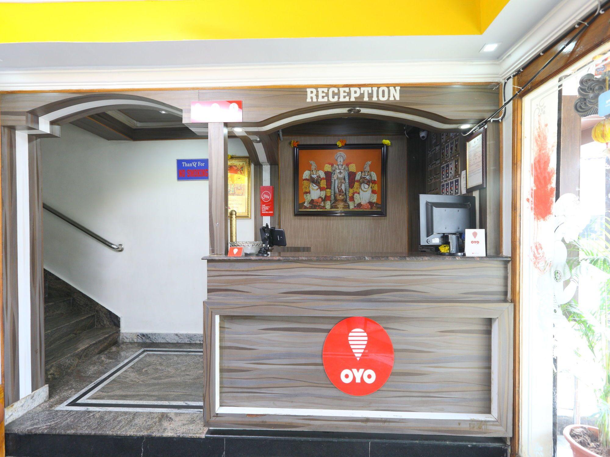 Vista Lobby OYO 8828 Holidays Dollars Grand