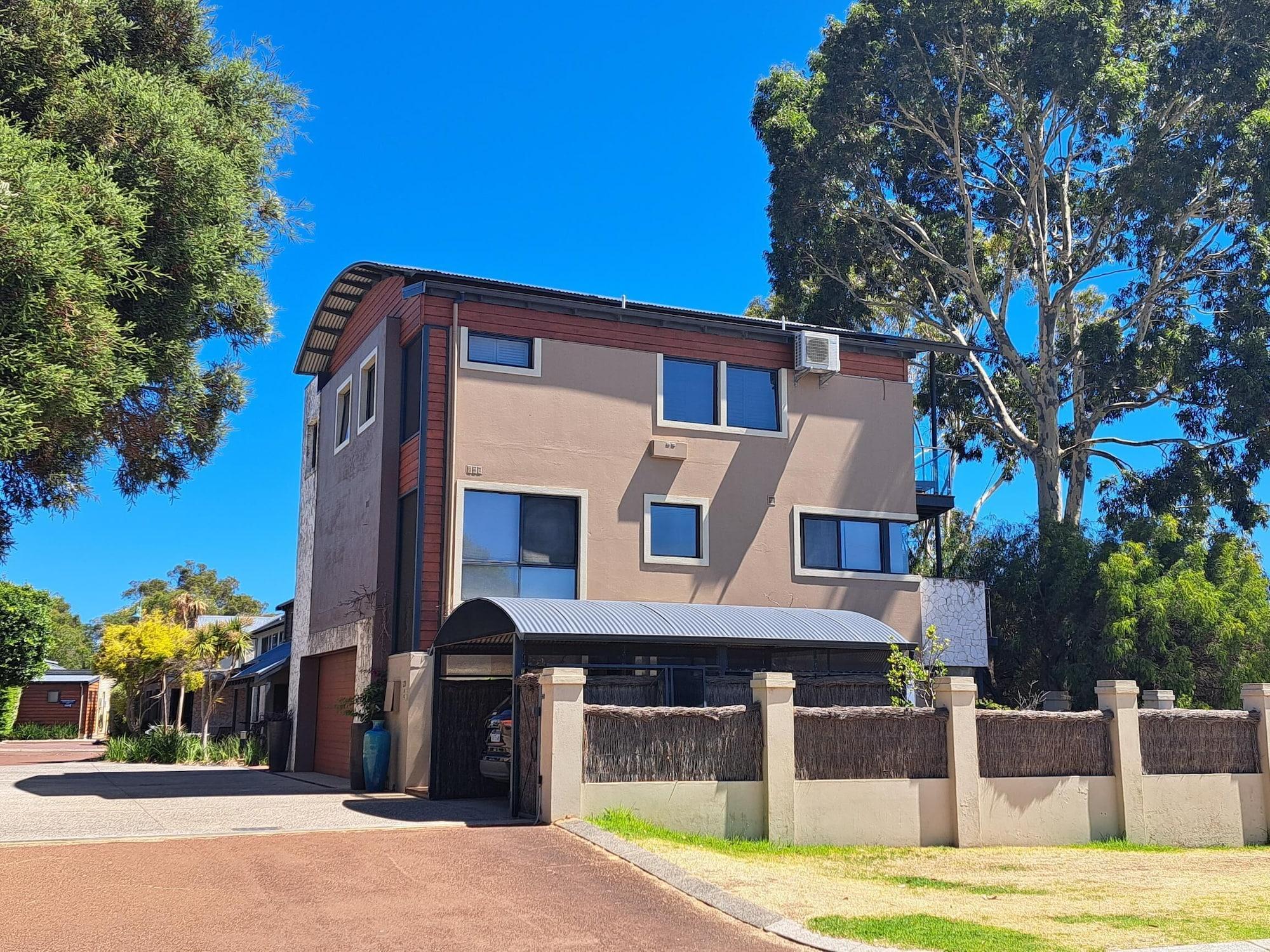 Vista Exterior Bay Village Resort Dunsborough