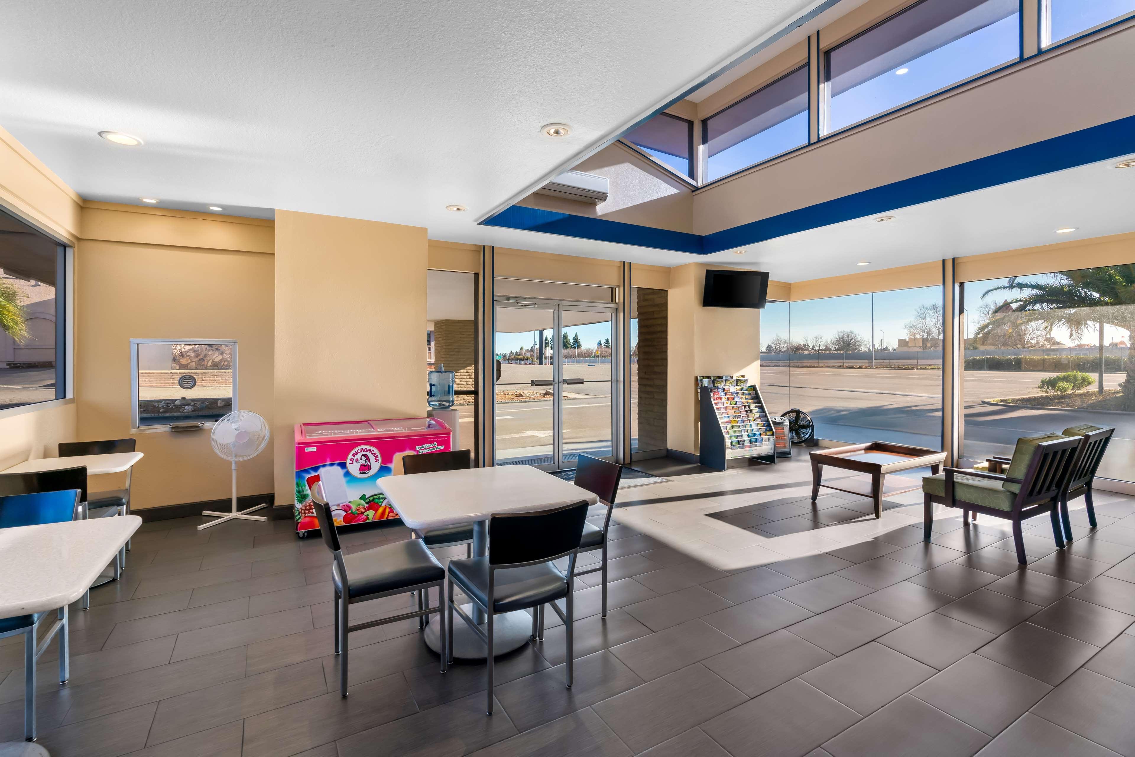 Vista Lobby Americas Best Value Inn Vacaville Napa Valley