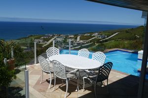 Alquiler Vacacional - Luxury Villa on Pezula Golf and Country Club Estate, with Heated Private Pool