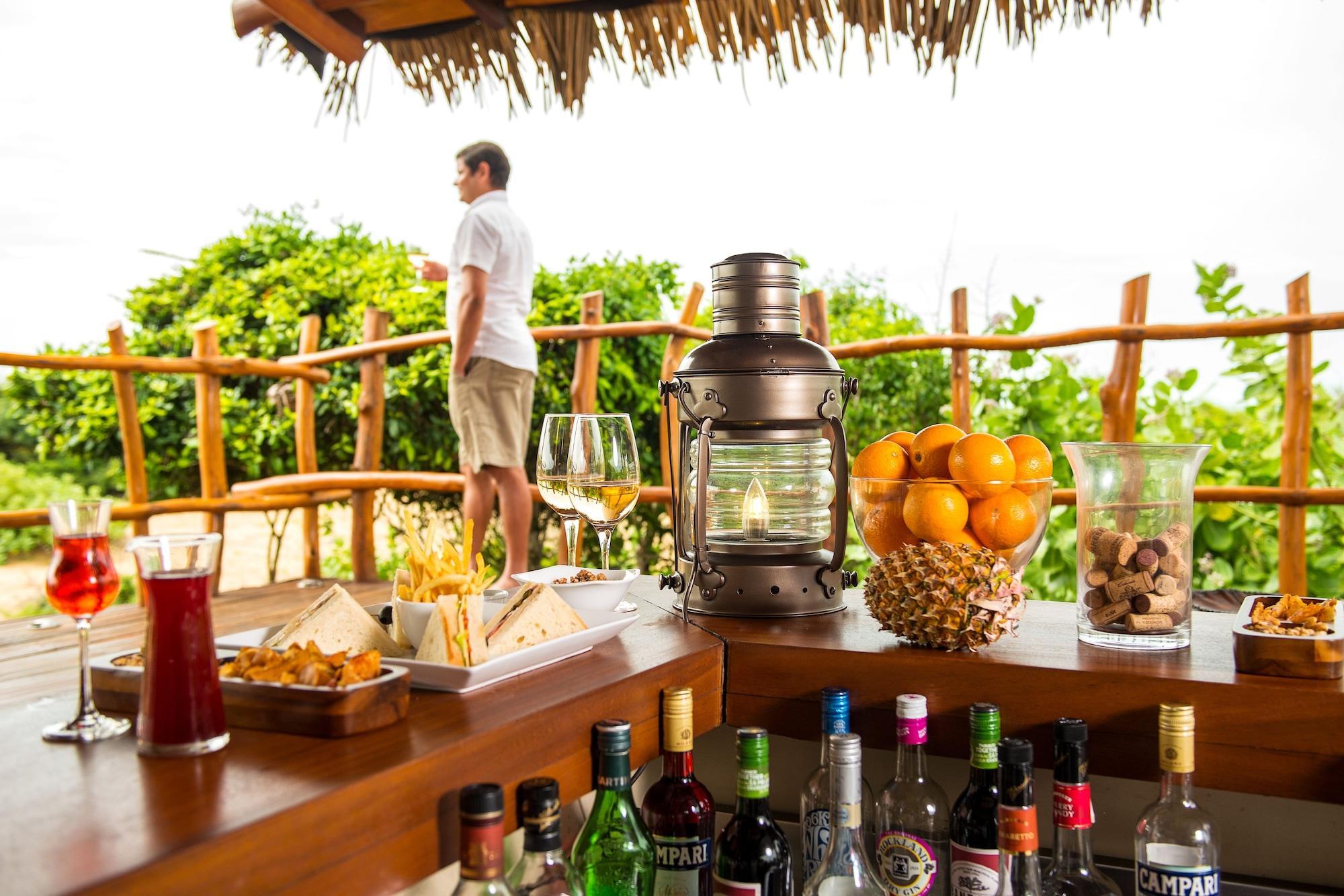 Bar/Salón Chena Huts By Uga Escapes - All Inclusive