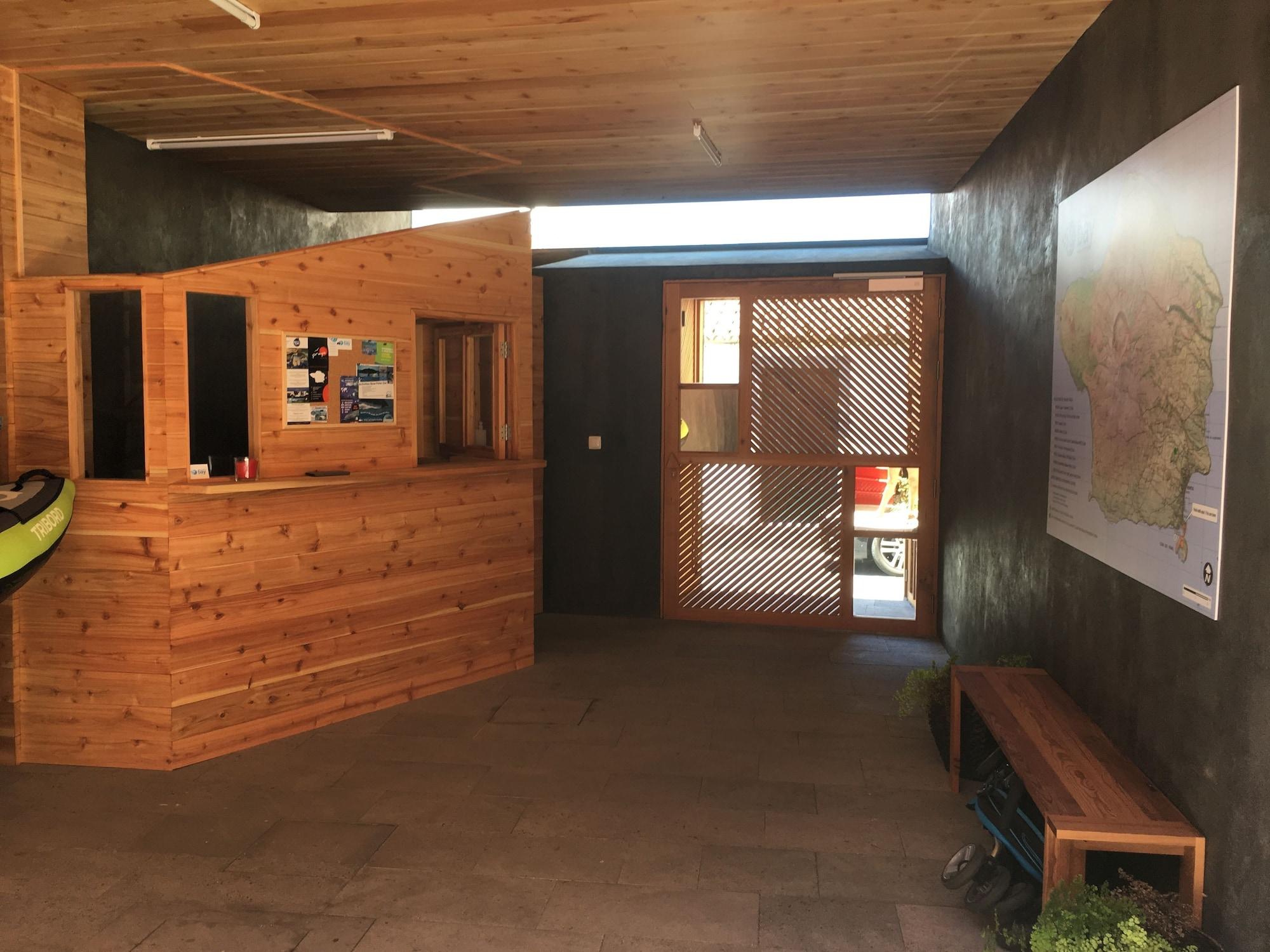 Vista Lobby Porto Pim Bay