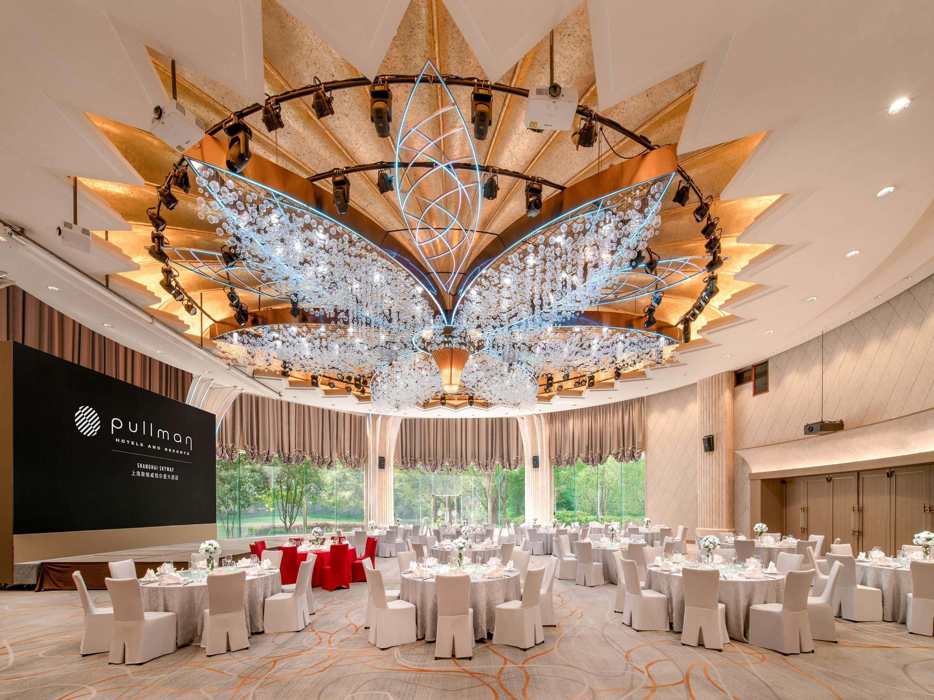 Vista Exterior Pullman Shanghai Central-in XinTianDi & Yu Garden Area