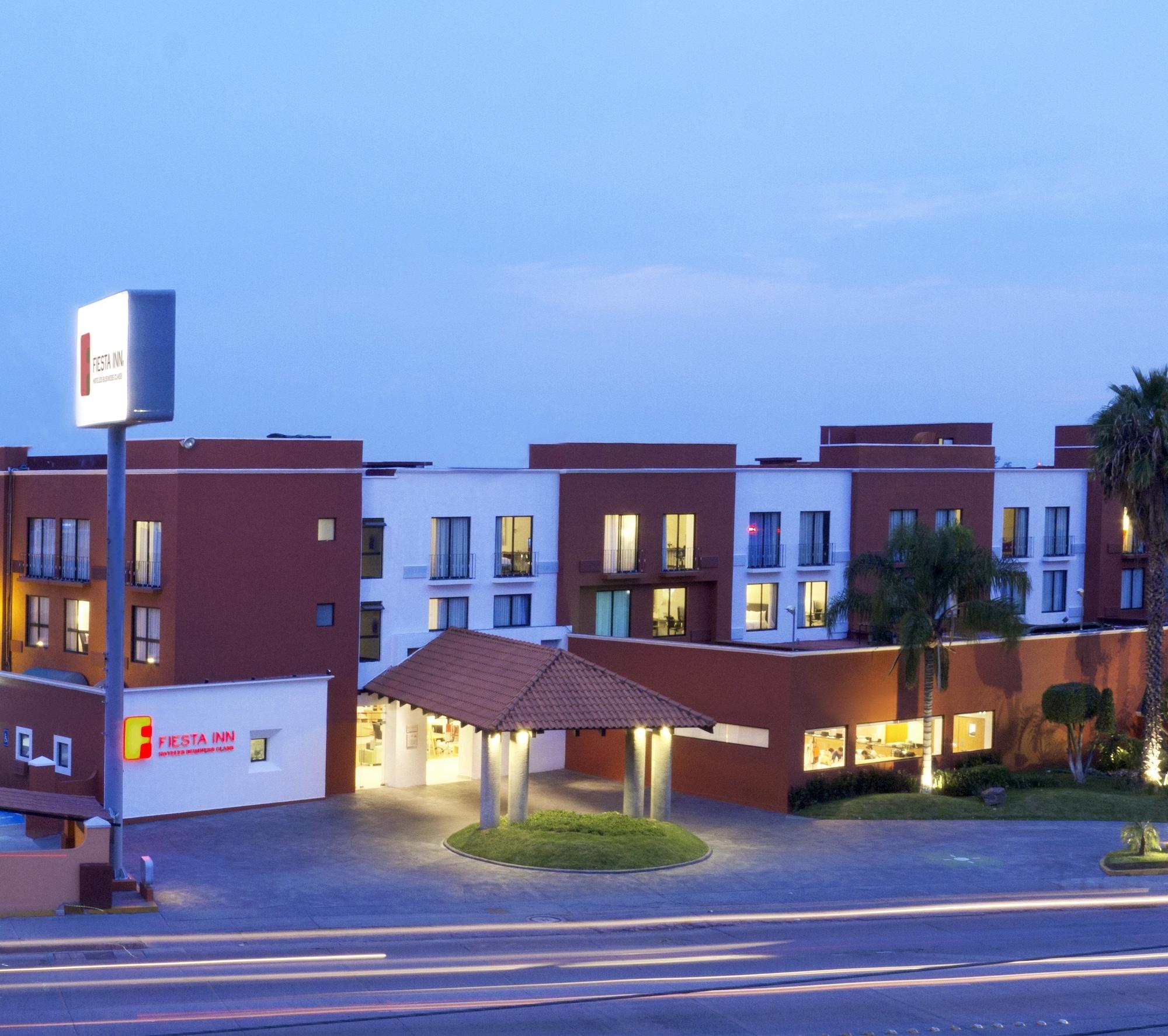 Vista Exterior Fiesta Inn Leon