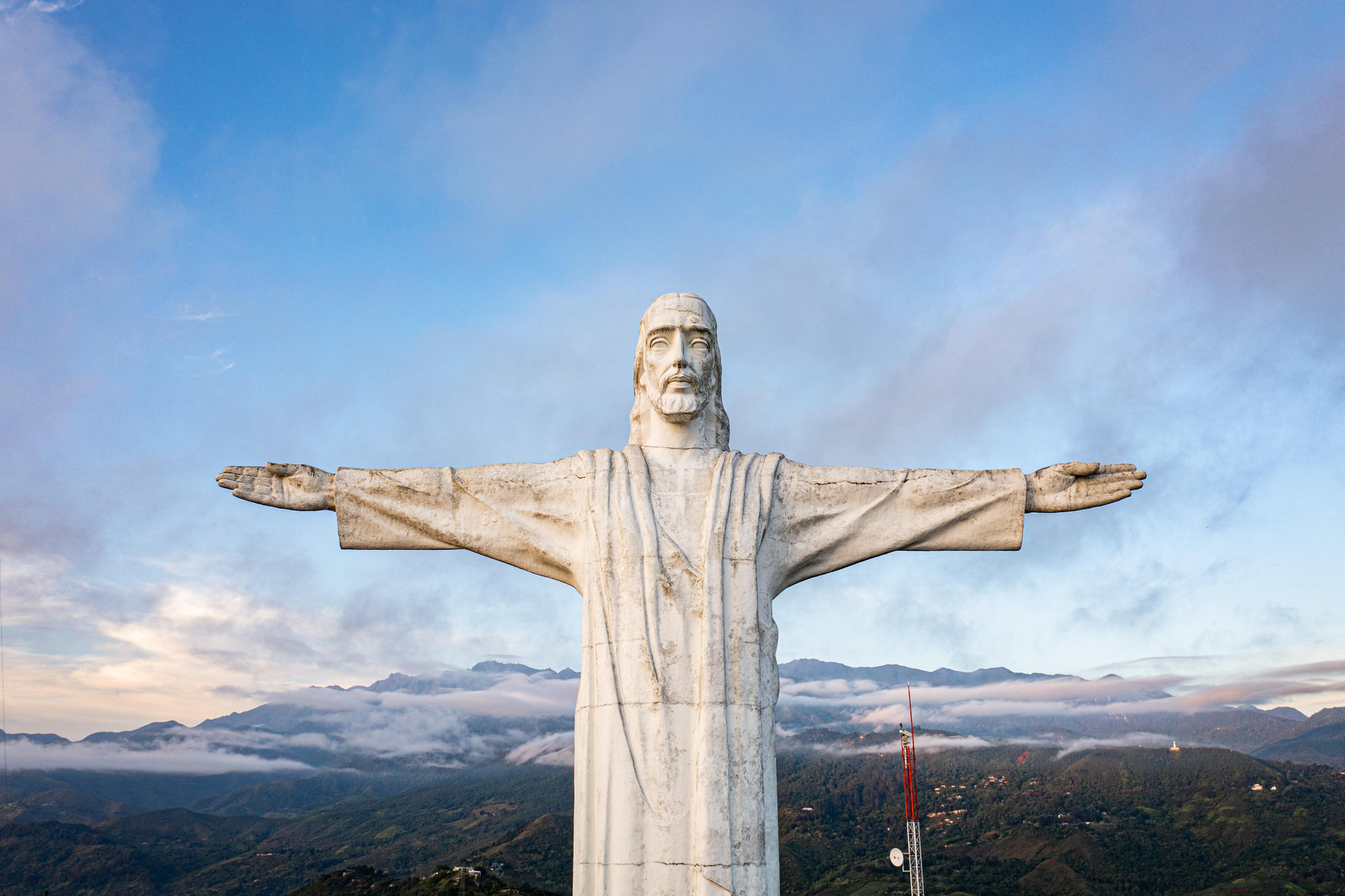 Hotel Hampton By Hilton Cali