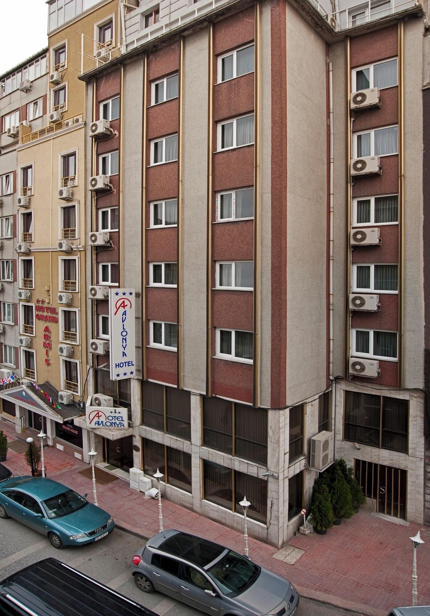 Varios Avlonya Hotel