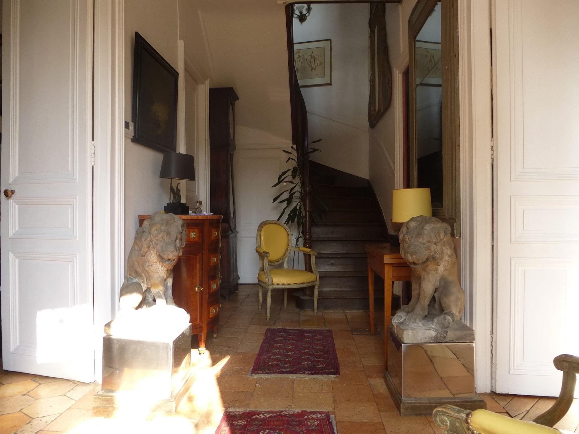 Vista Lobby La Petite Vigne