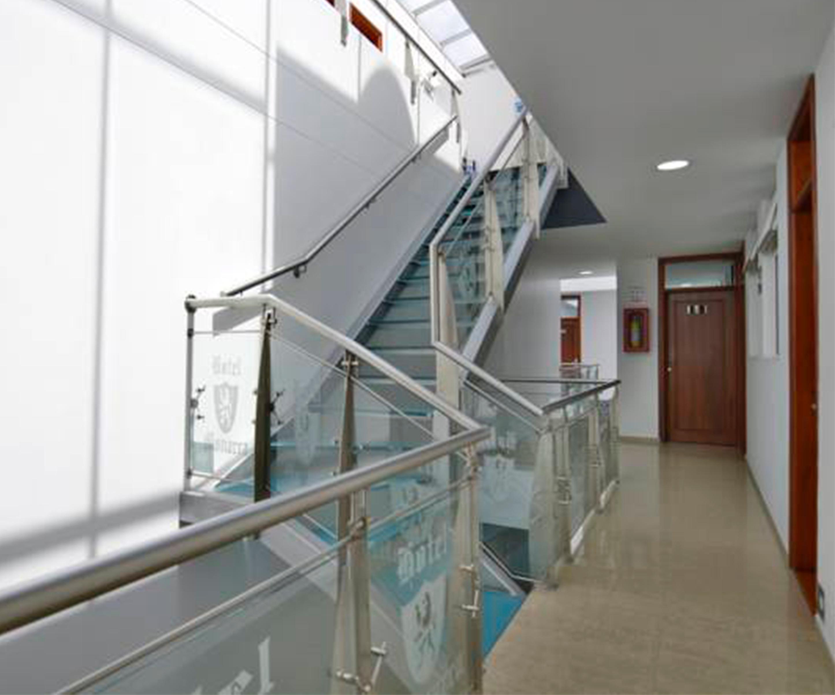 Varios Hotel Monarca