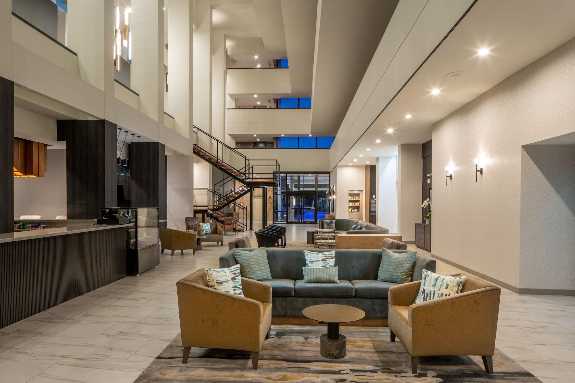 Vista Lobby Mobile Marriott