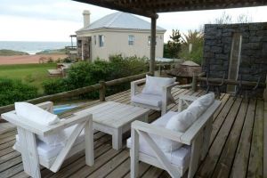 Alquiler Vacacional - Muy buena casa frente al mar con deck y piscina