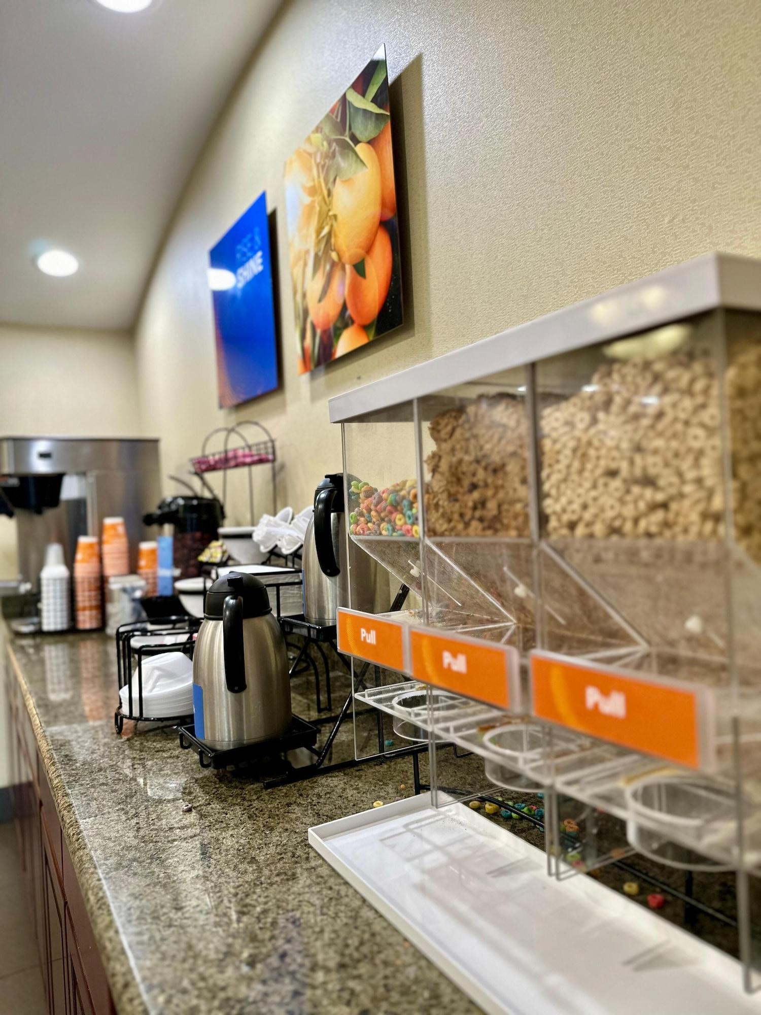 Restaurant Comfort Inn Ogden near Event Center